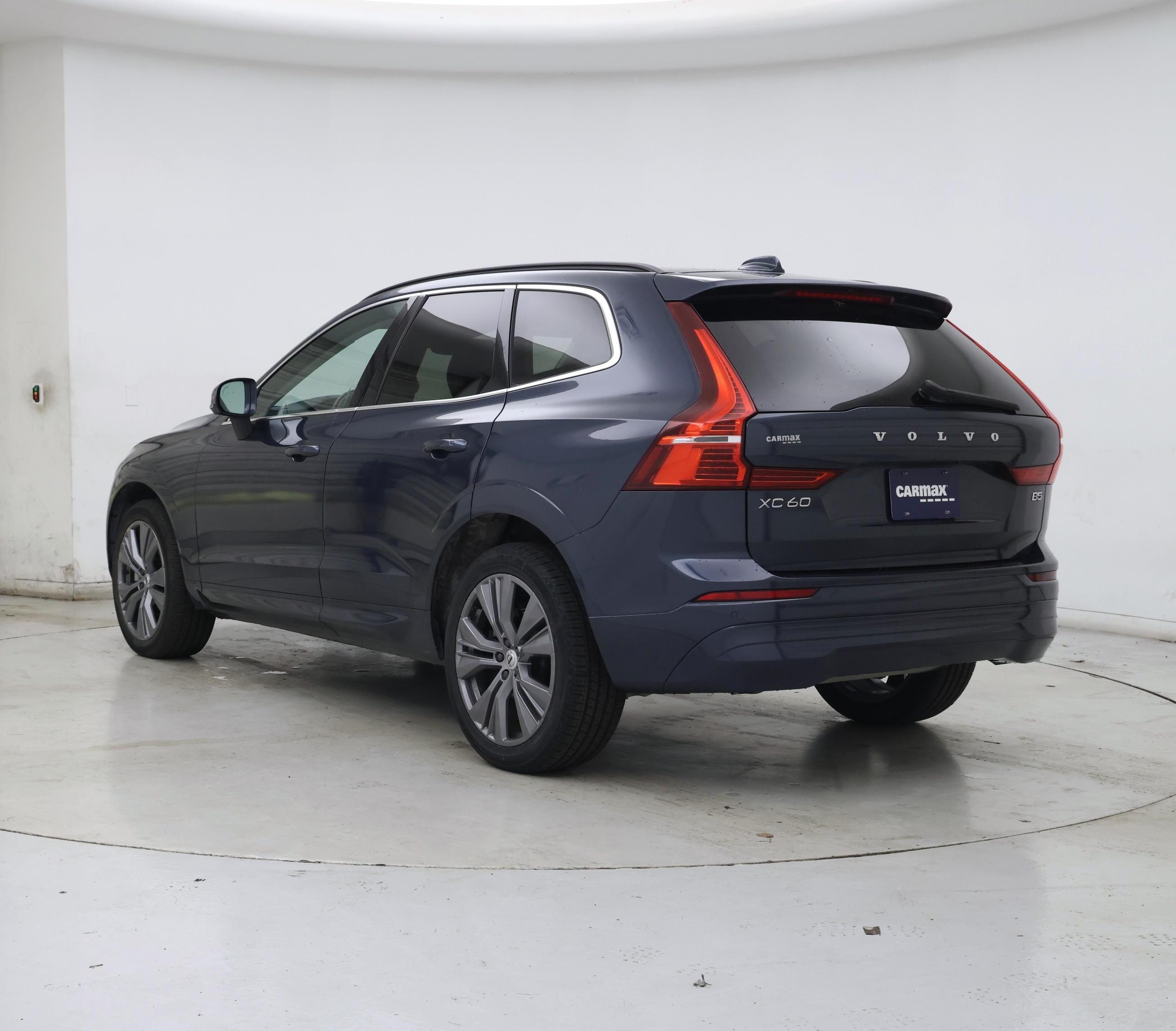 Thumbnail: 2022 Volvo XC60 - 2