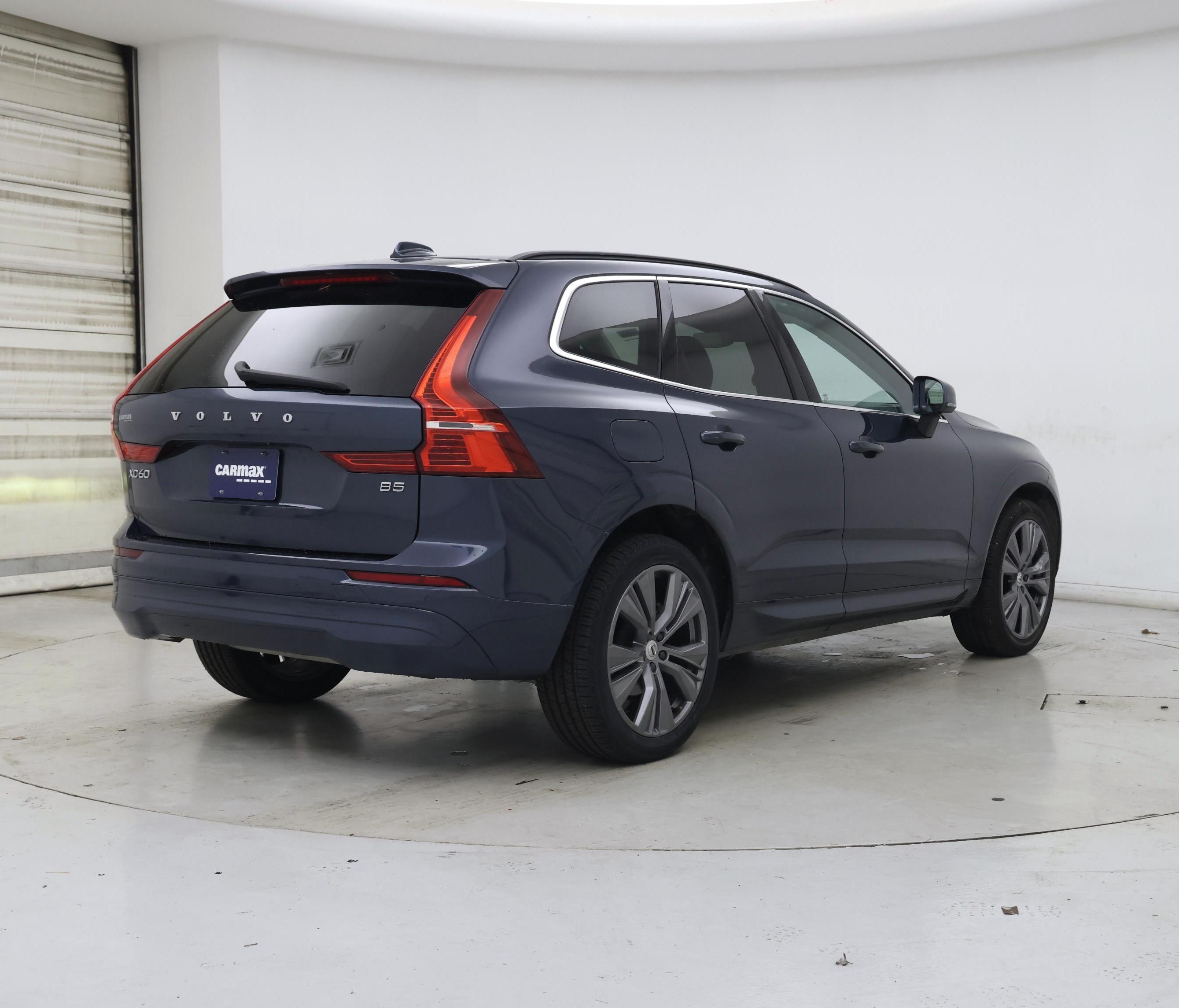 Thumbnail: 2022 Volvo XC60 - 8