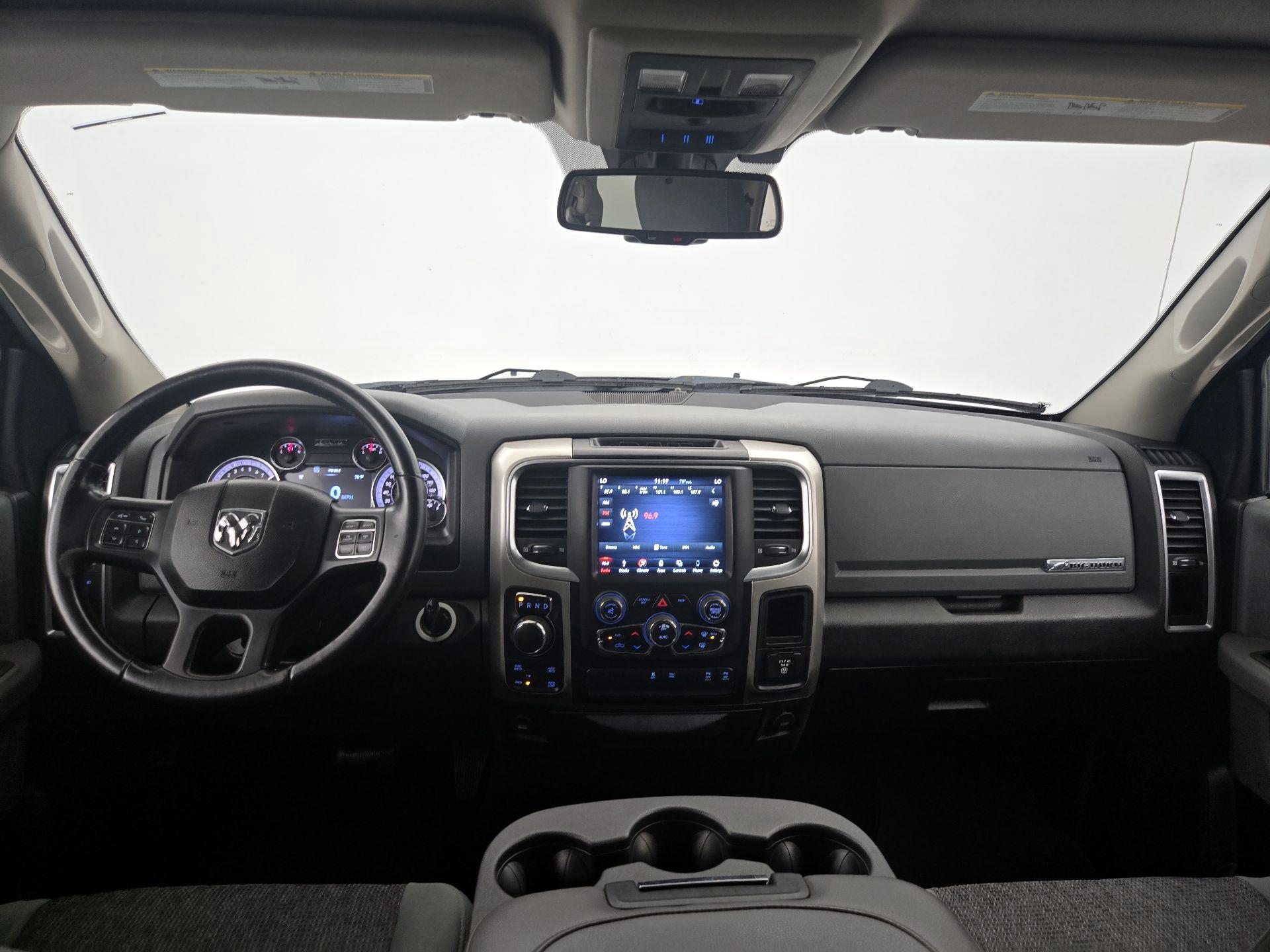 Thumbnail: 2019 RAM 1500 Classic - 9