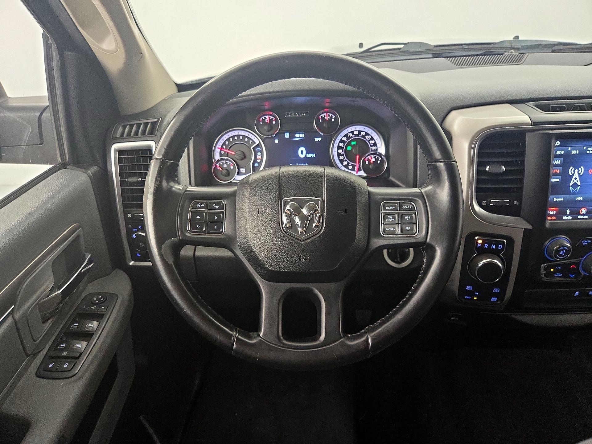 Thumbnail: 2019 RAM 1500 Classic - 10