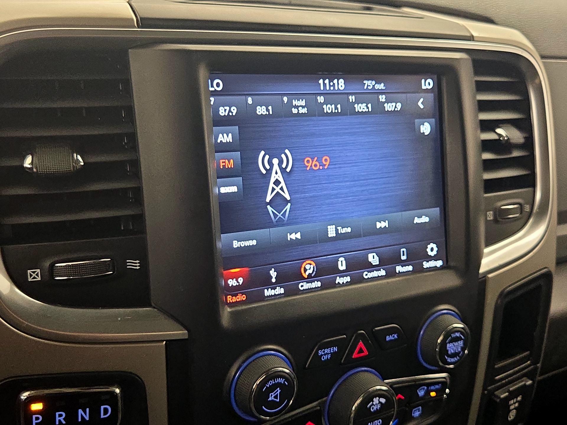 Thumbnail: 2019 RAM 1500 Classic - 15