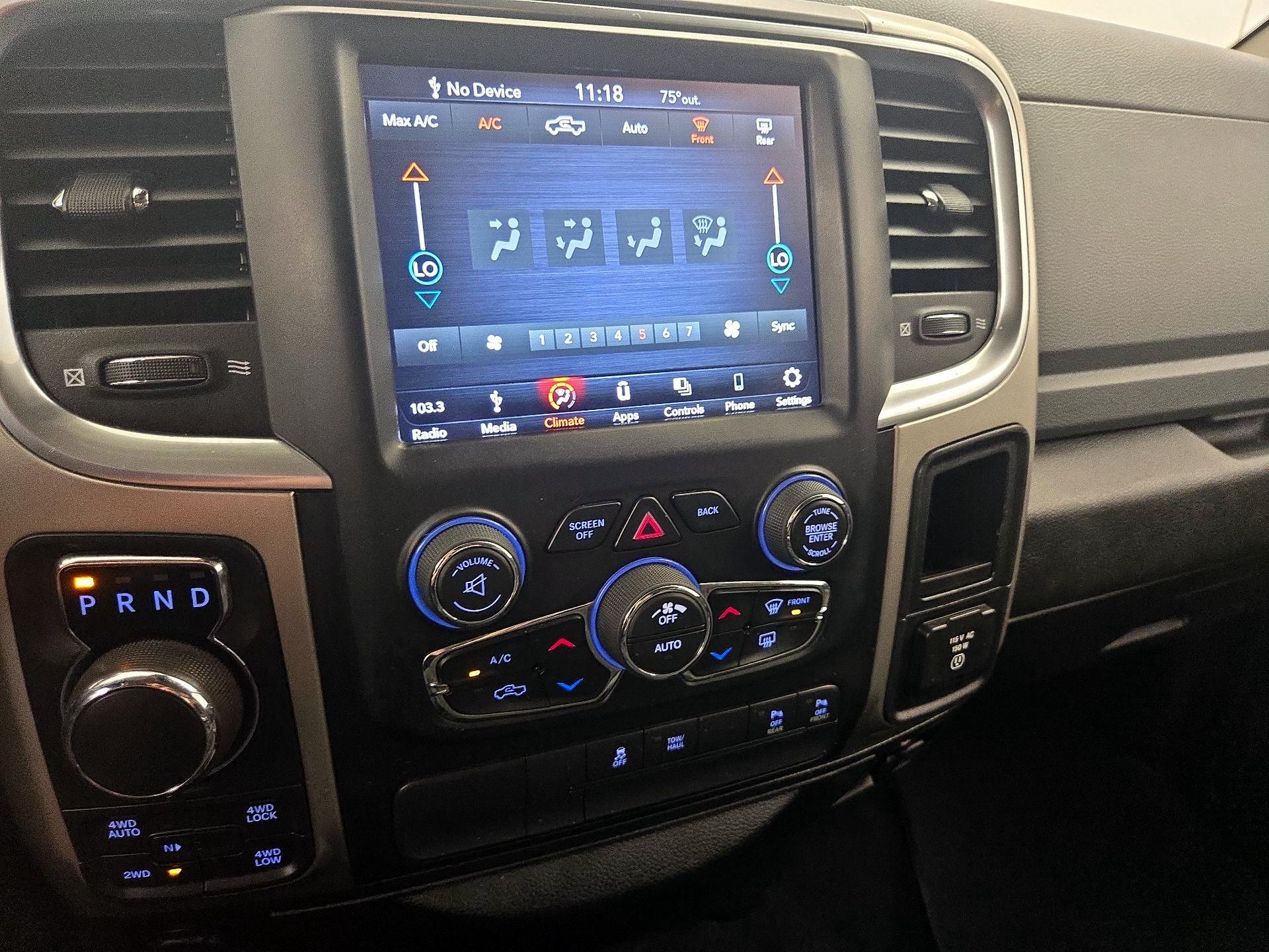 Thumbnail: 2019 RAM 1500 Classic - 16