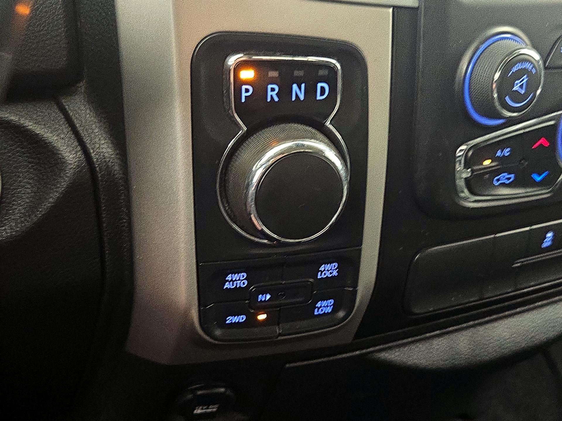 Thumbnail: 2019 RAM 1500 Classic - 17