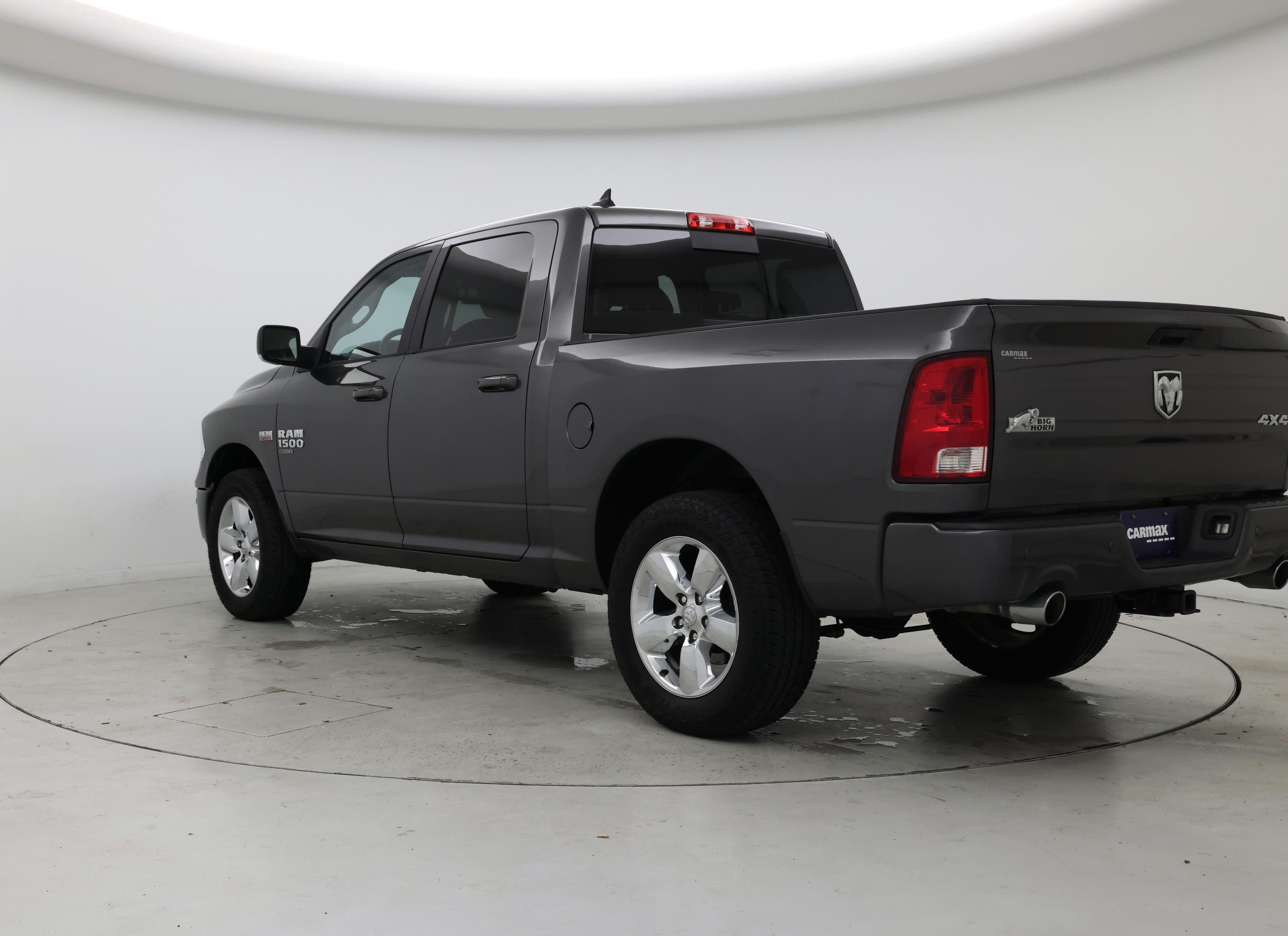 Thumbnail: 2019 RAM 1500 Classic - 2