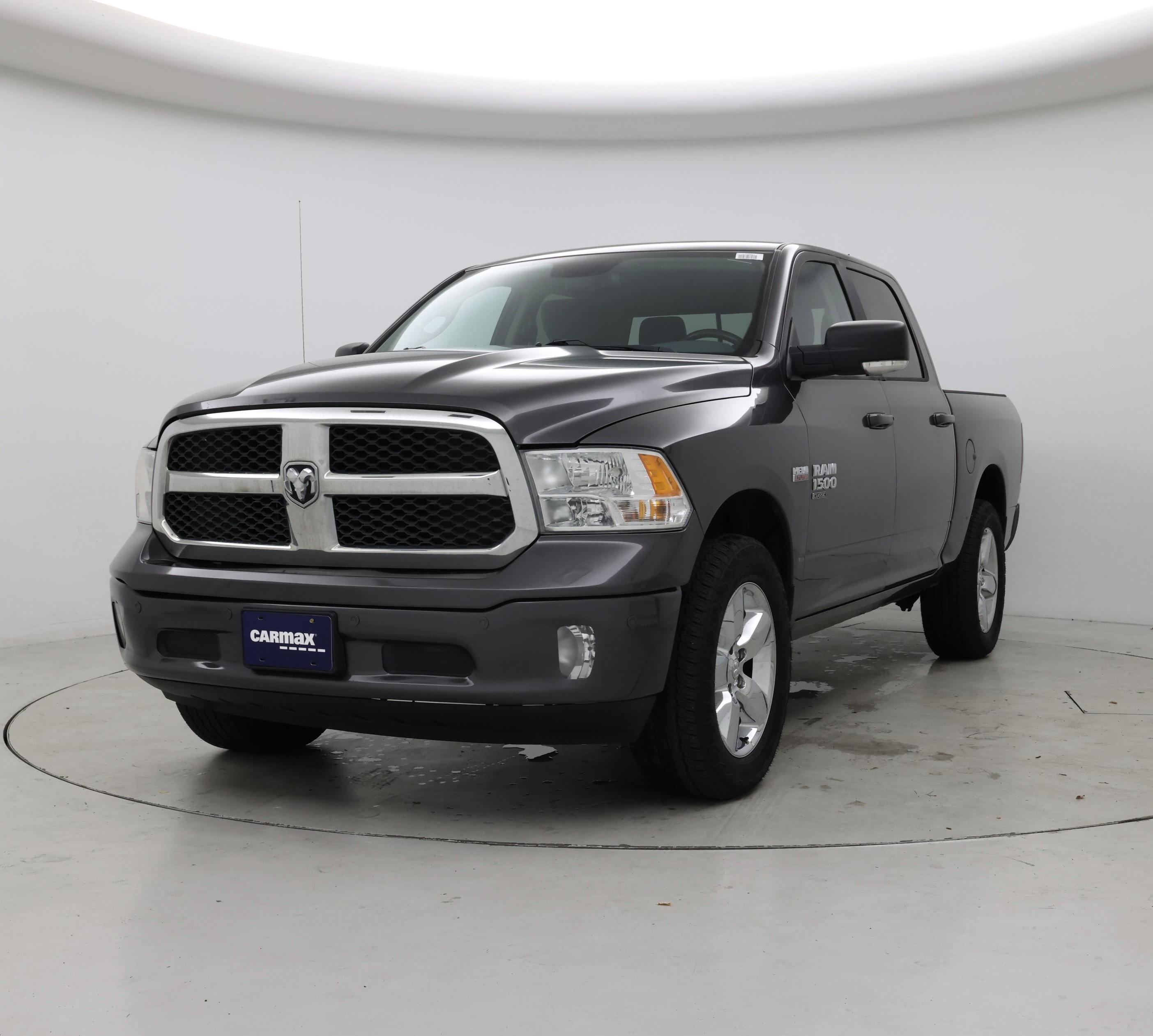 Thumbnail: 2019 RAM 1500 Classic - 4