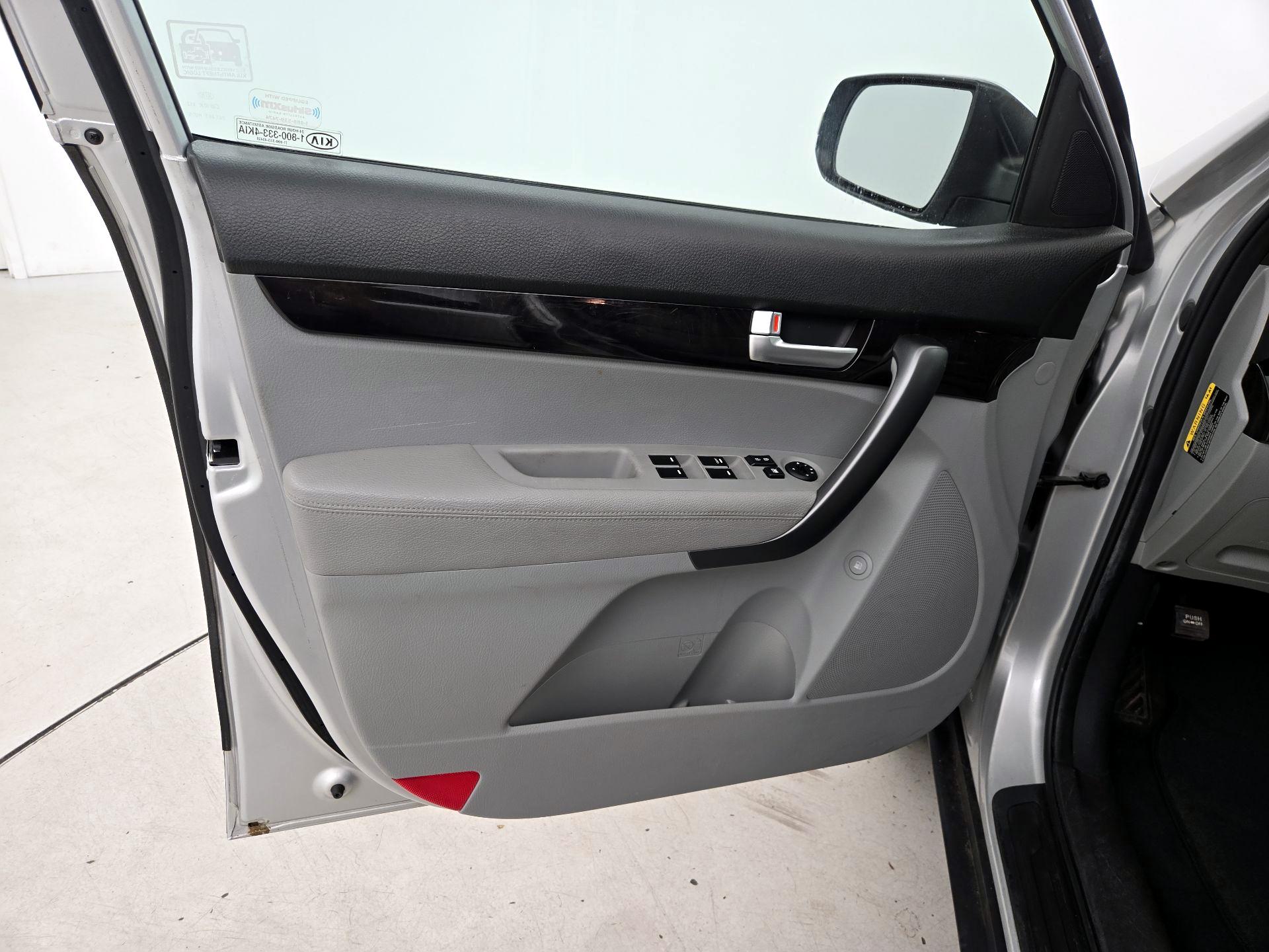 Thumbnail: 2014 Kia Sorento - 12