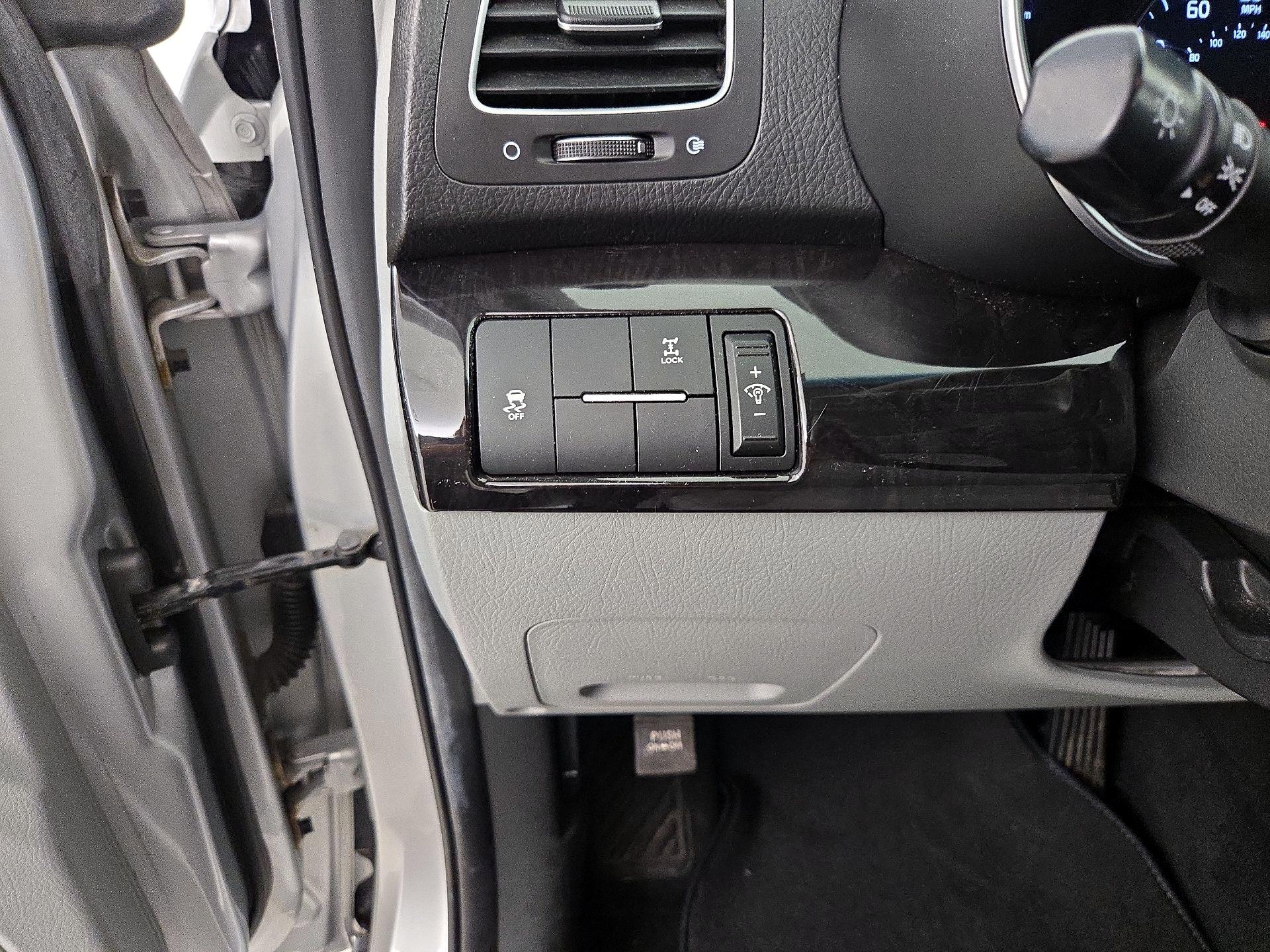 Thumbnail: 2014 Kia Sorento - 13