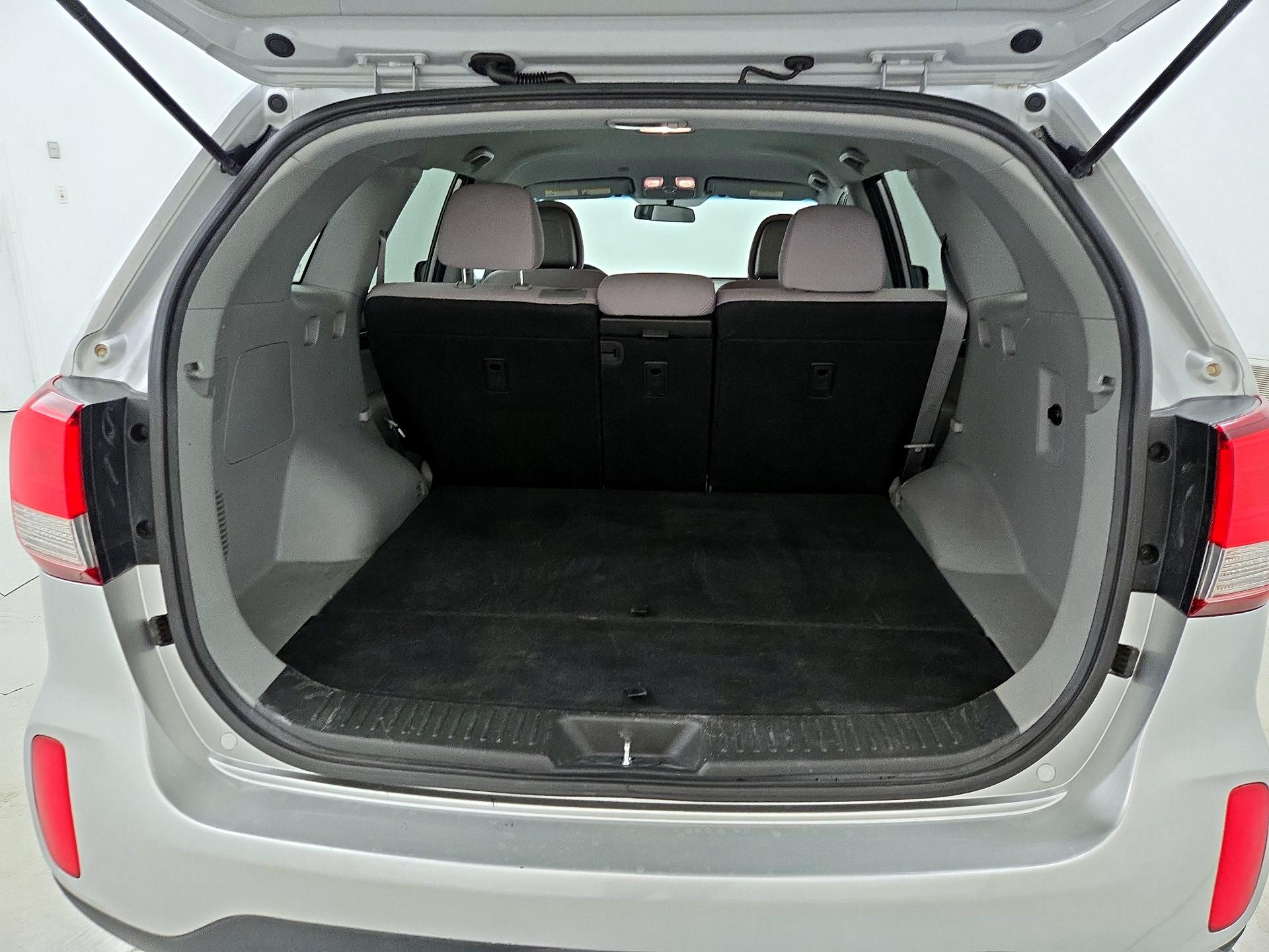 Thumbnail: 2014 Kia Sorento - 19