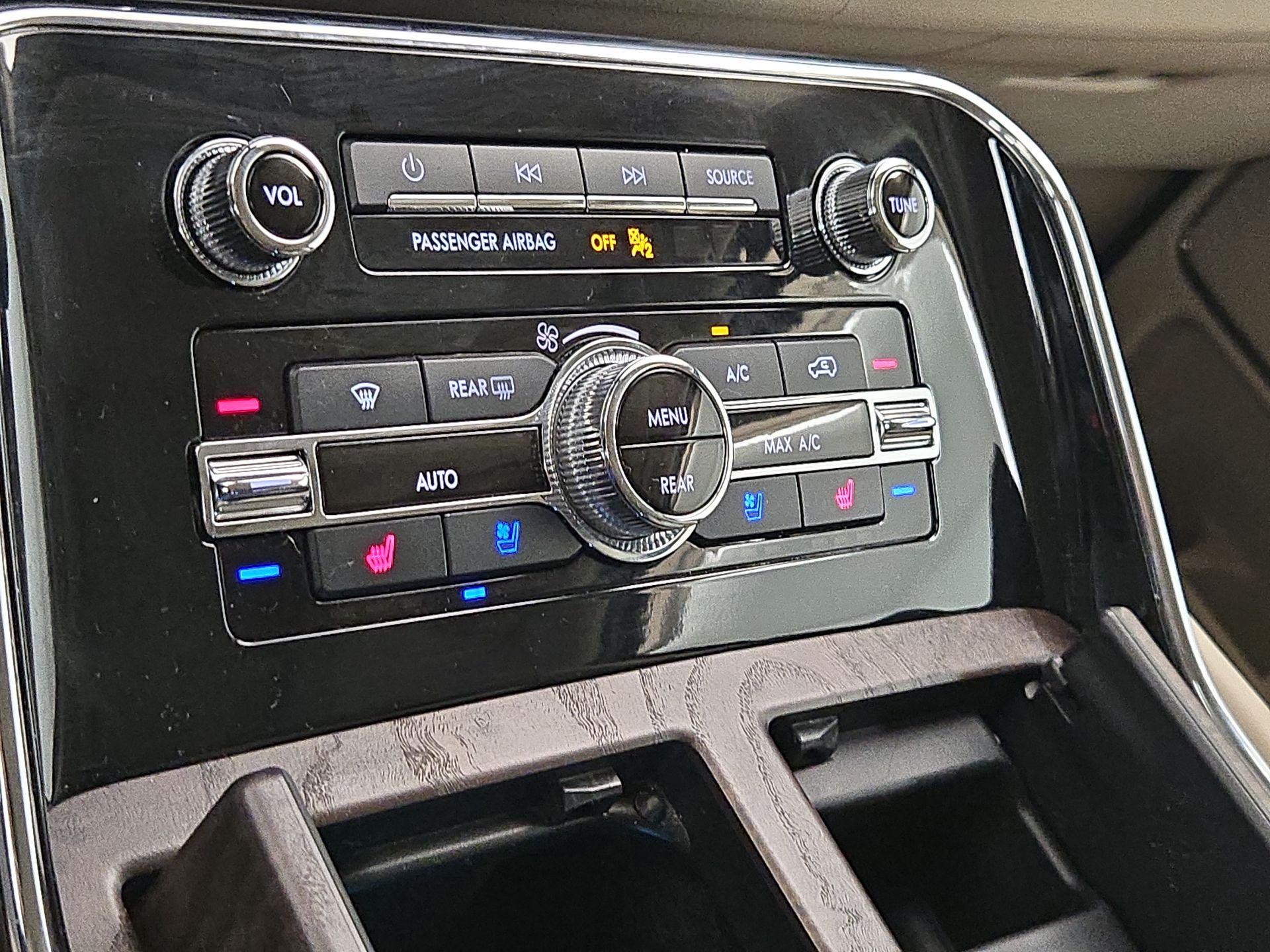 Thumbnail: 2018 Lincoln Navigator - 17