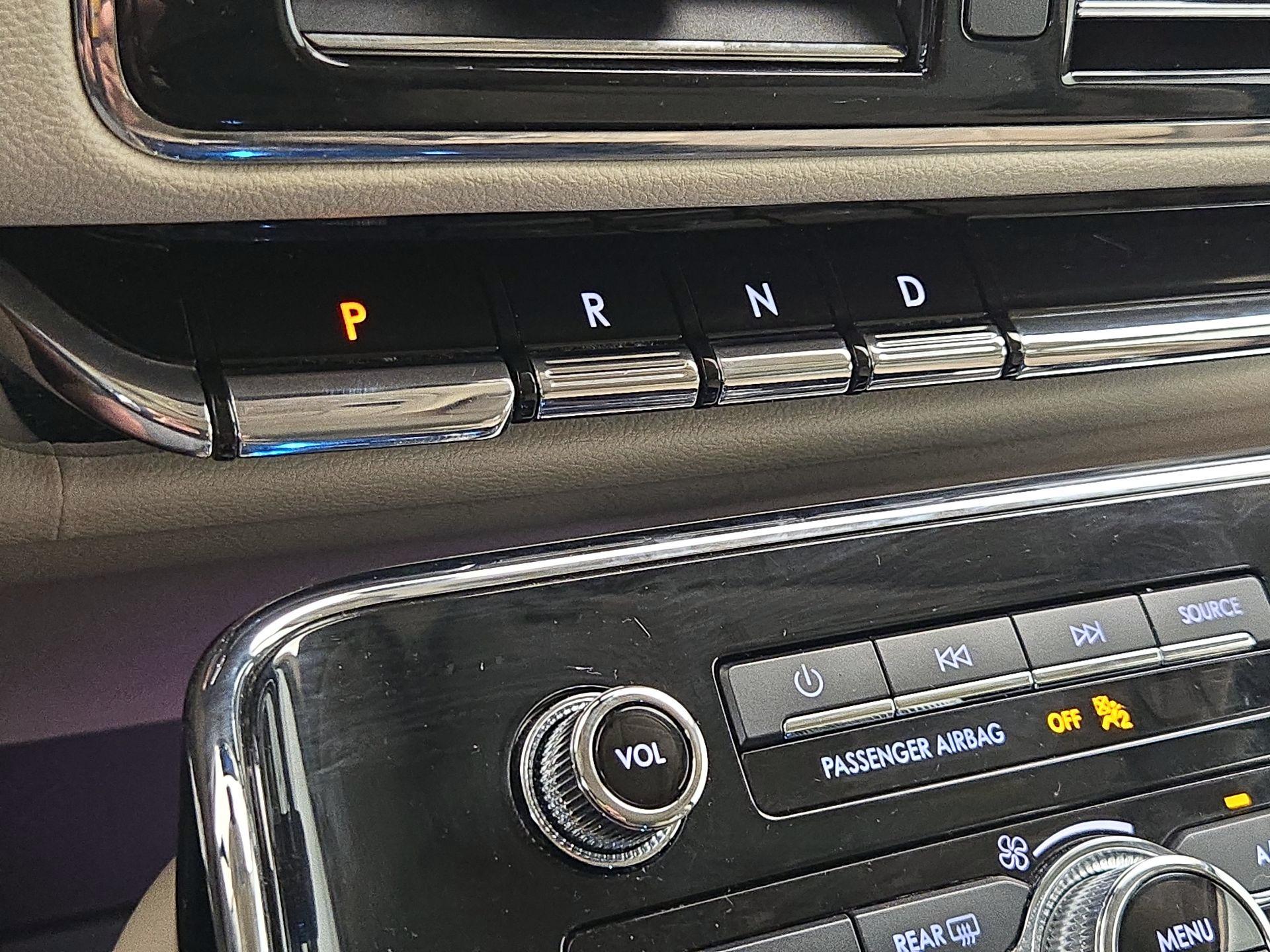 Thumbnail: 2018 Lincoln Navigator - 18