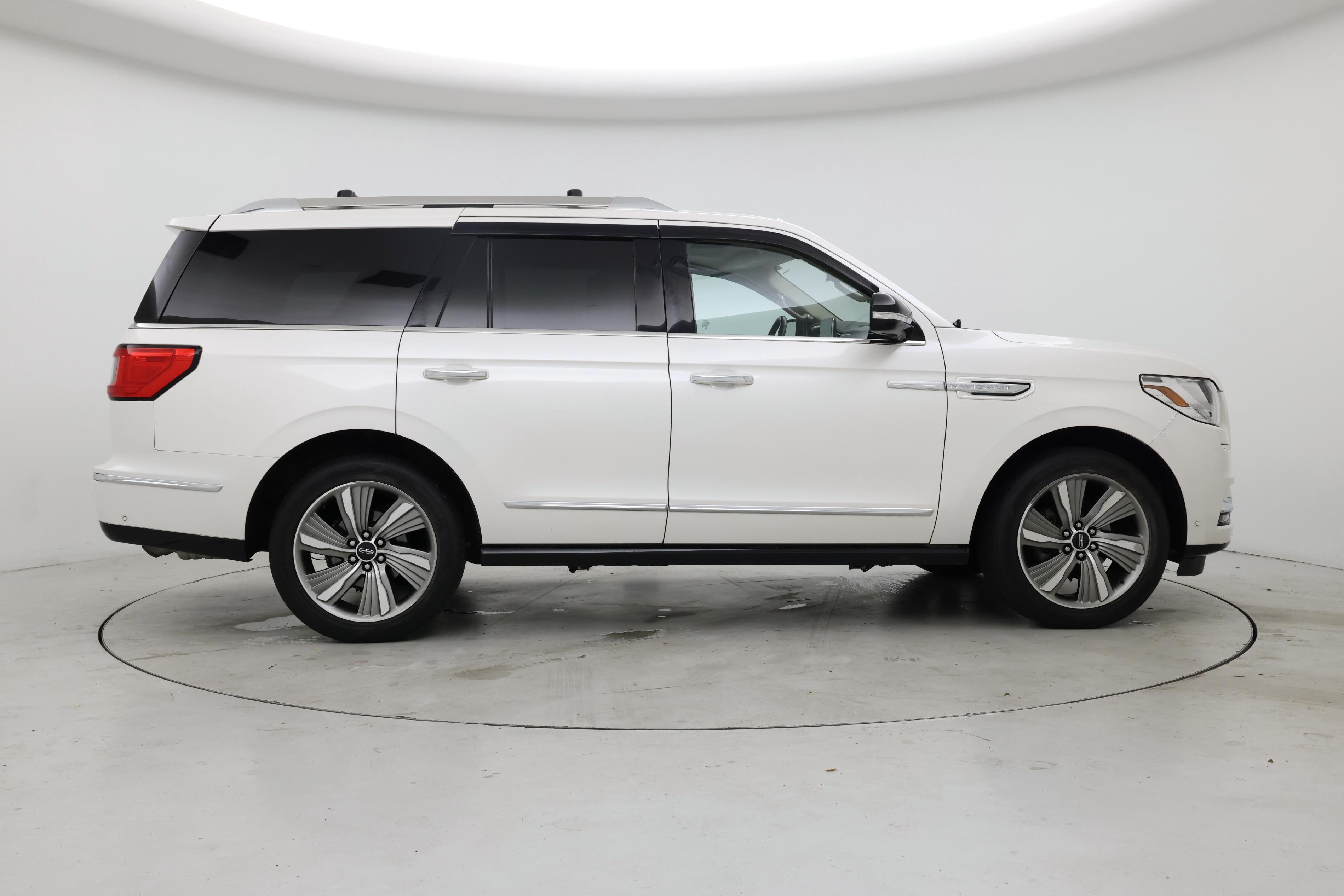 Thumbnail: 2018 Lincoln Navigator - 7
