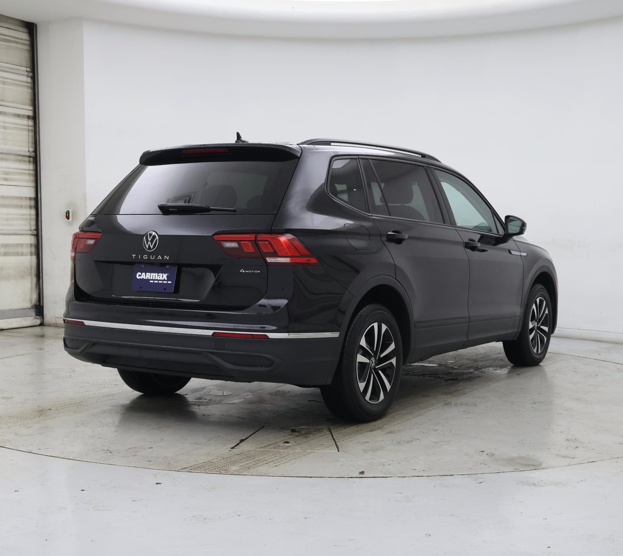 Thumbnail: 2024 Volkswagen Tiguan - 8