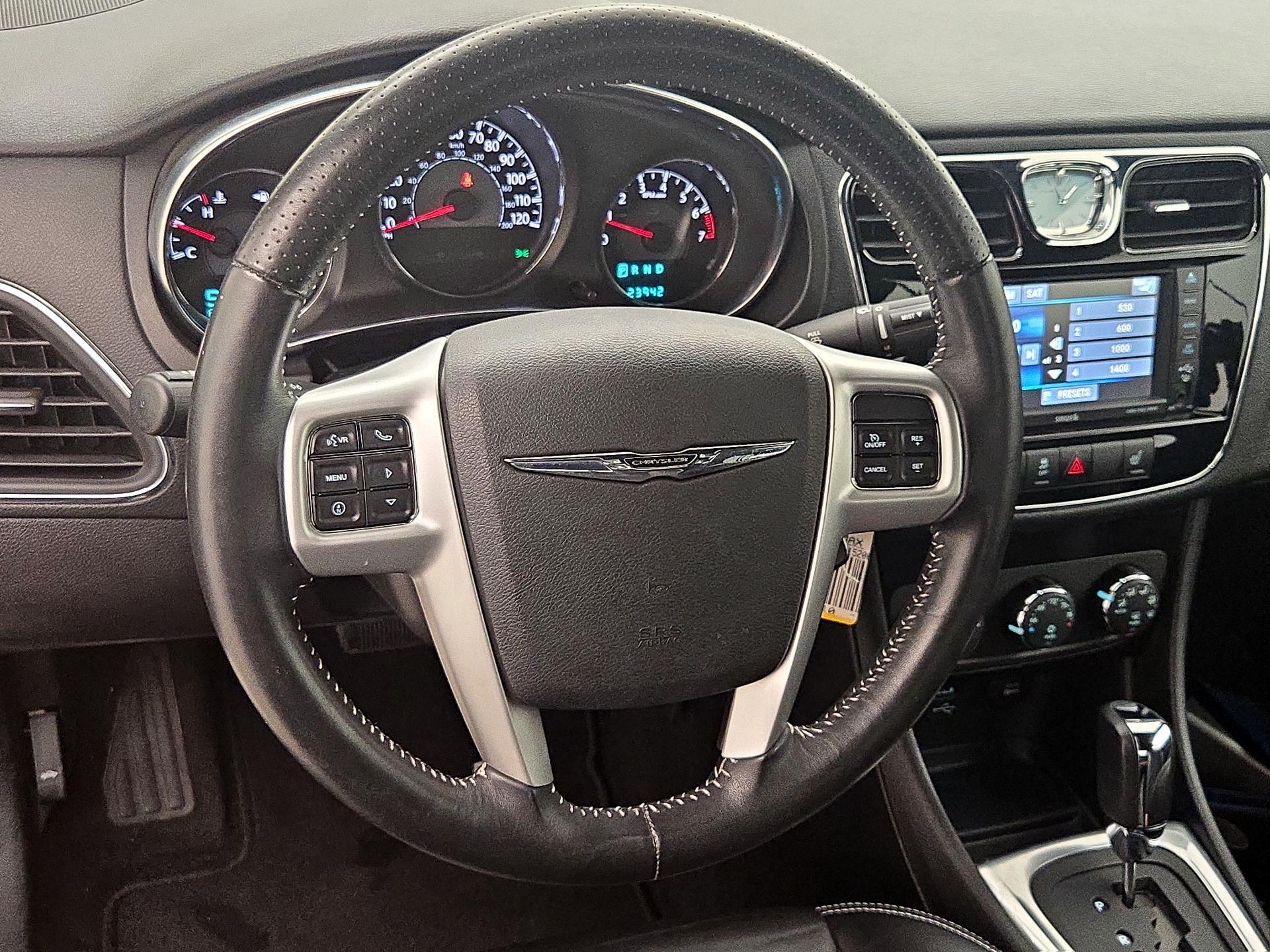 Thumbnail: 2014 Chrysler 200 - 10