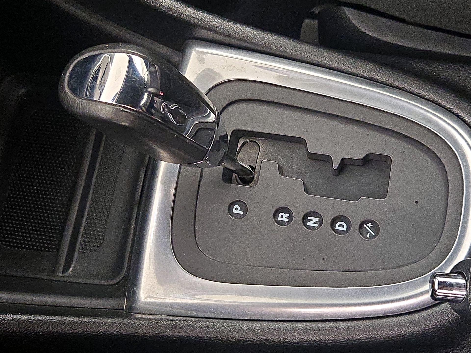 Thumbnail: 2014 Chrysler 200 - 16