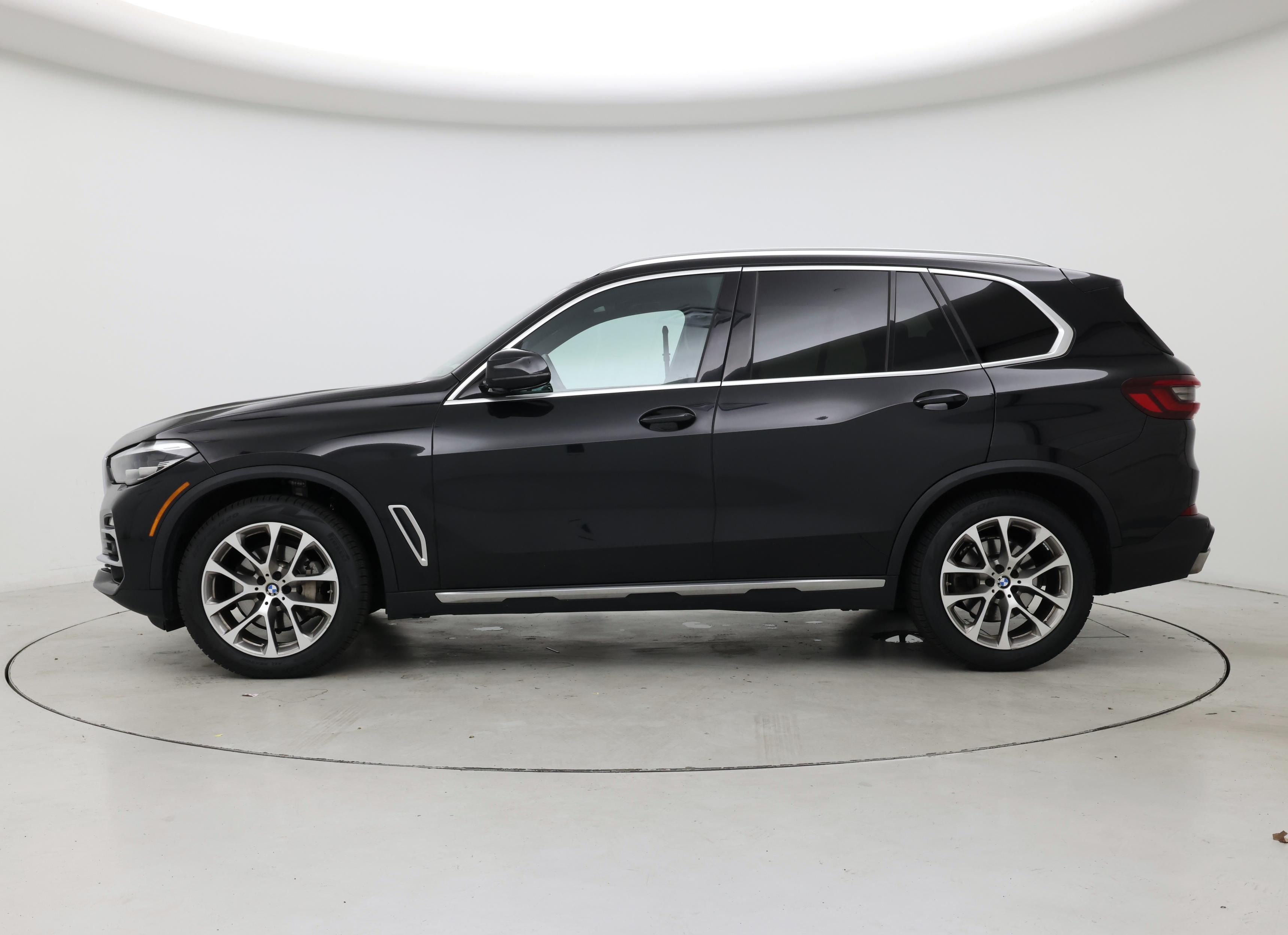 Thumbnail: 2021 BMW X5 - 3