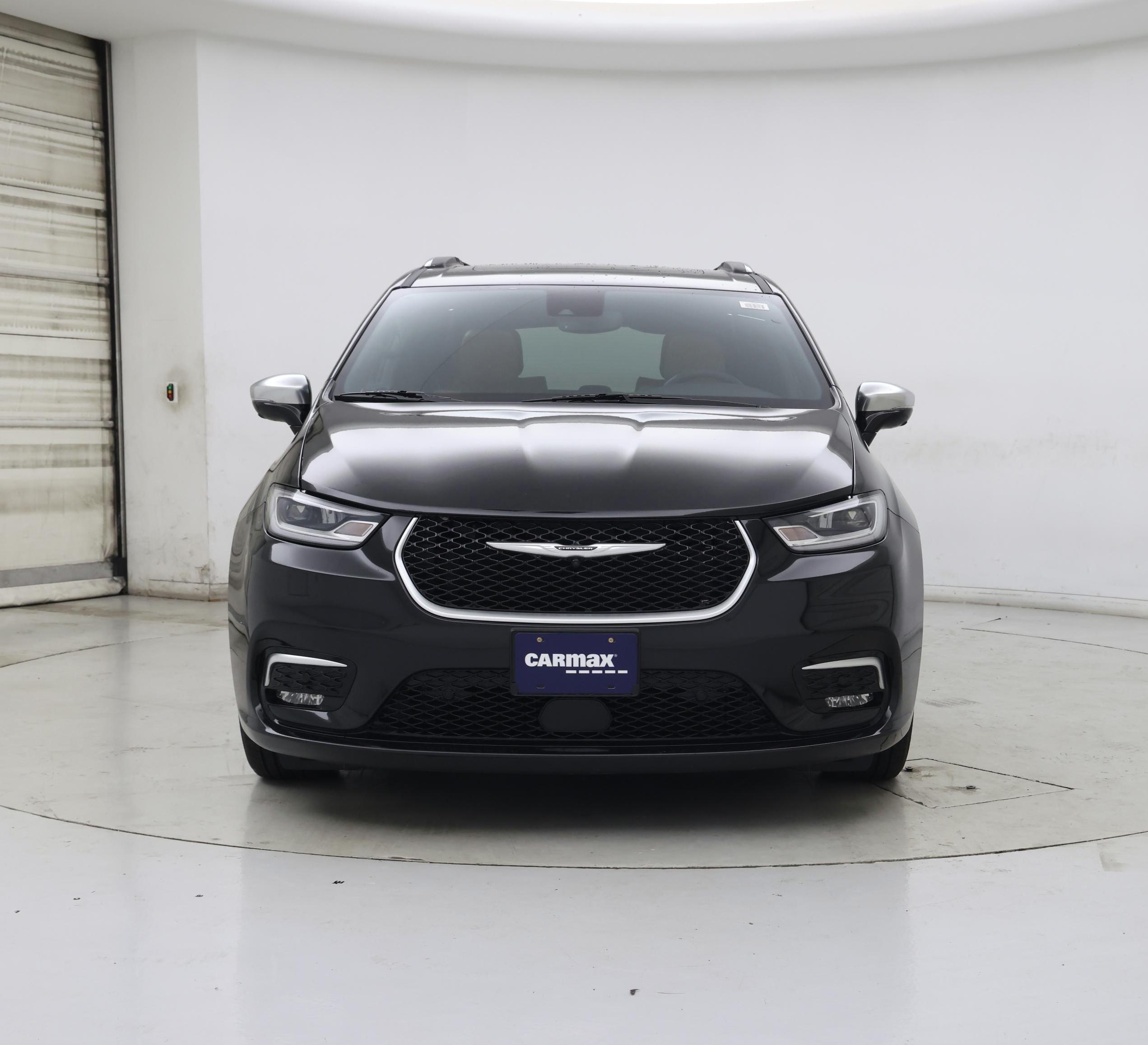 Thumbnail: 2023 Chrysler Pacifica - 5