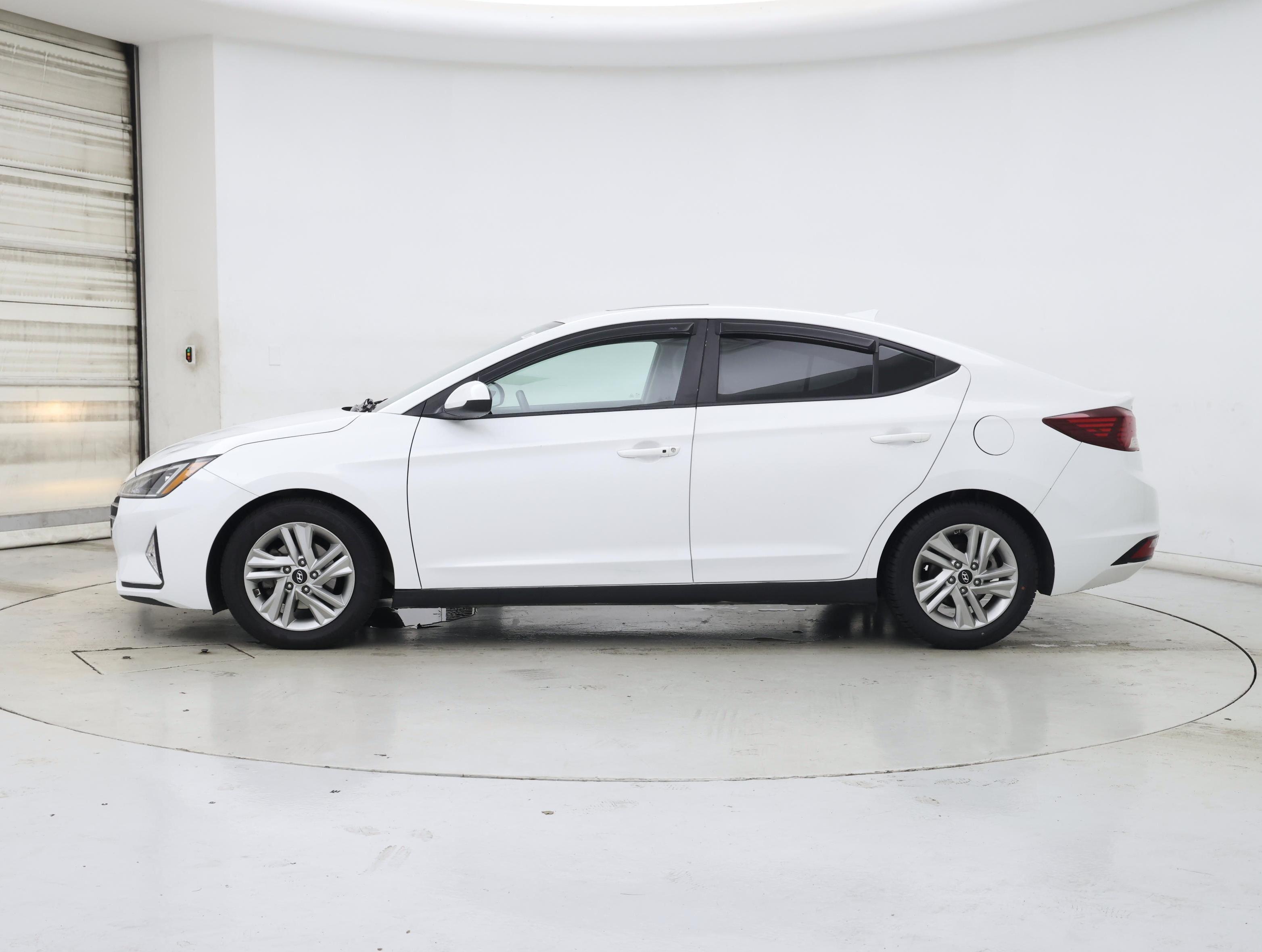 Thumbnail: 2020 Hyundai Elantra - 3