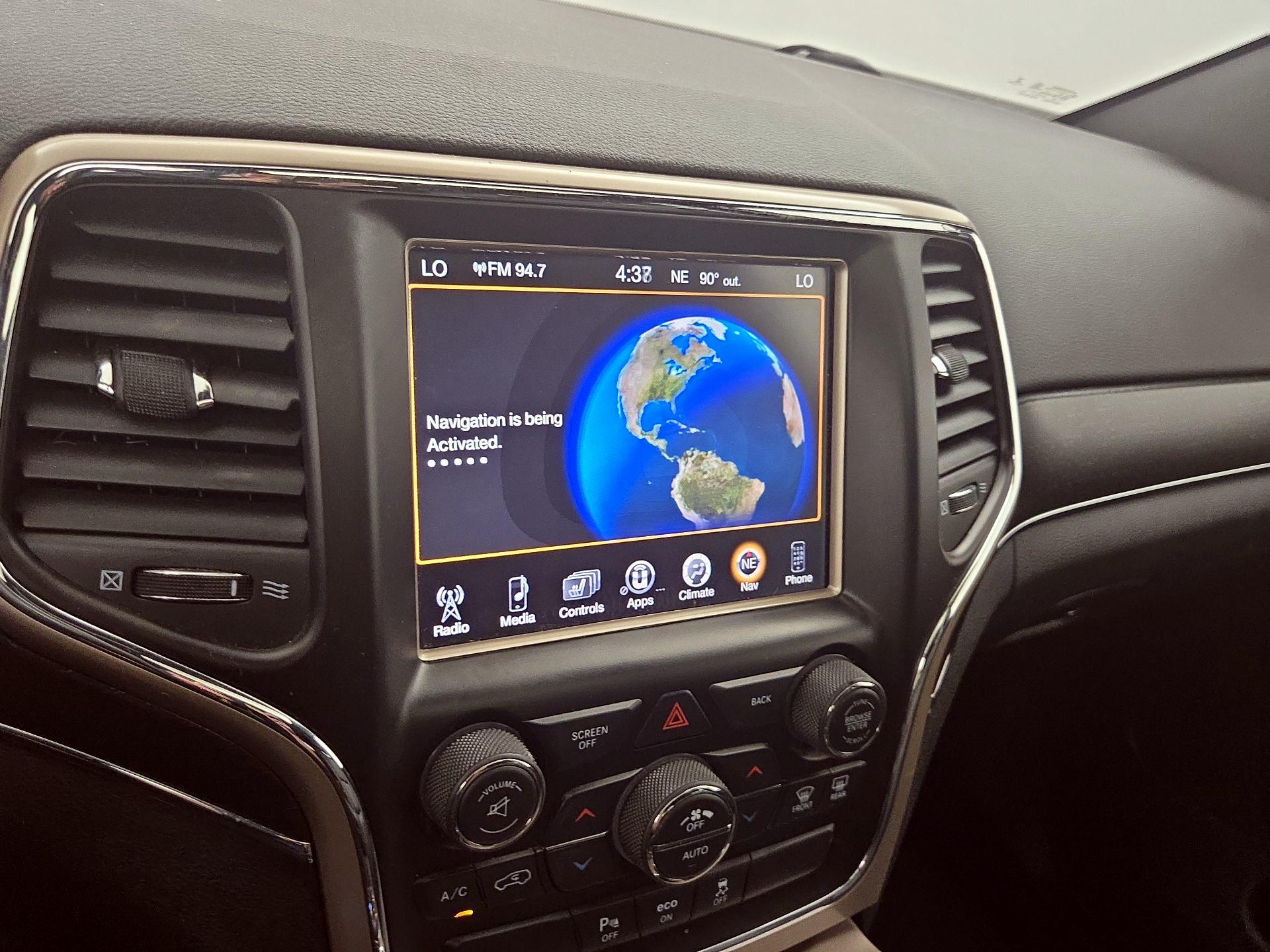 Thumbnail: 2015 Jeep Grand Cherokee - 14