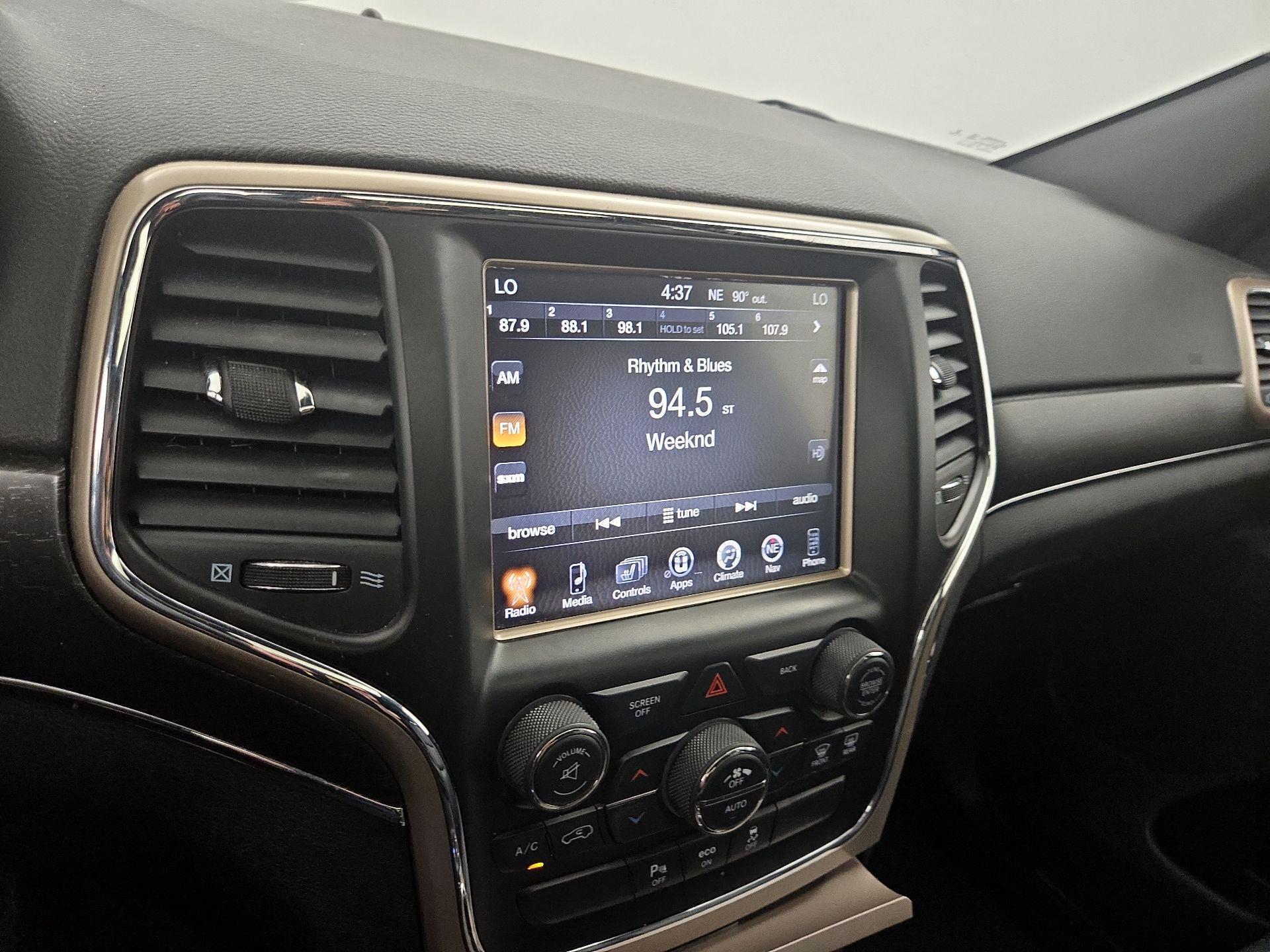 Thumbnail: 2015 Jeep Grand Cherokee - 16