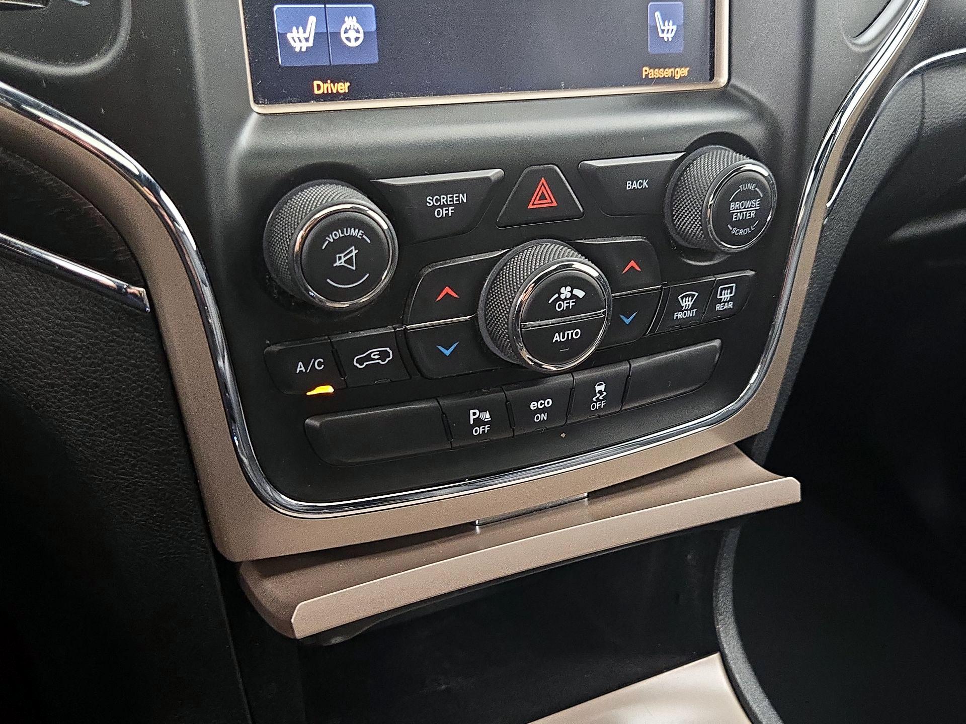 Thumbnail: 2015 Jeep Grand Cherokee - 17