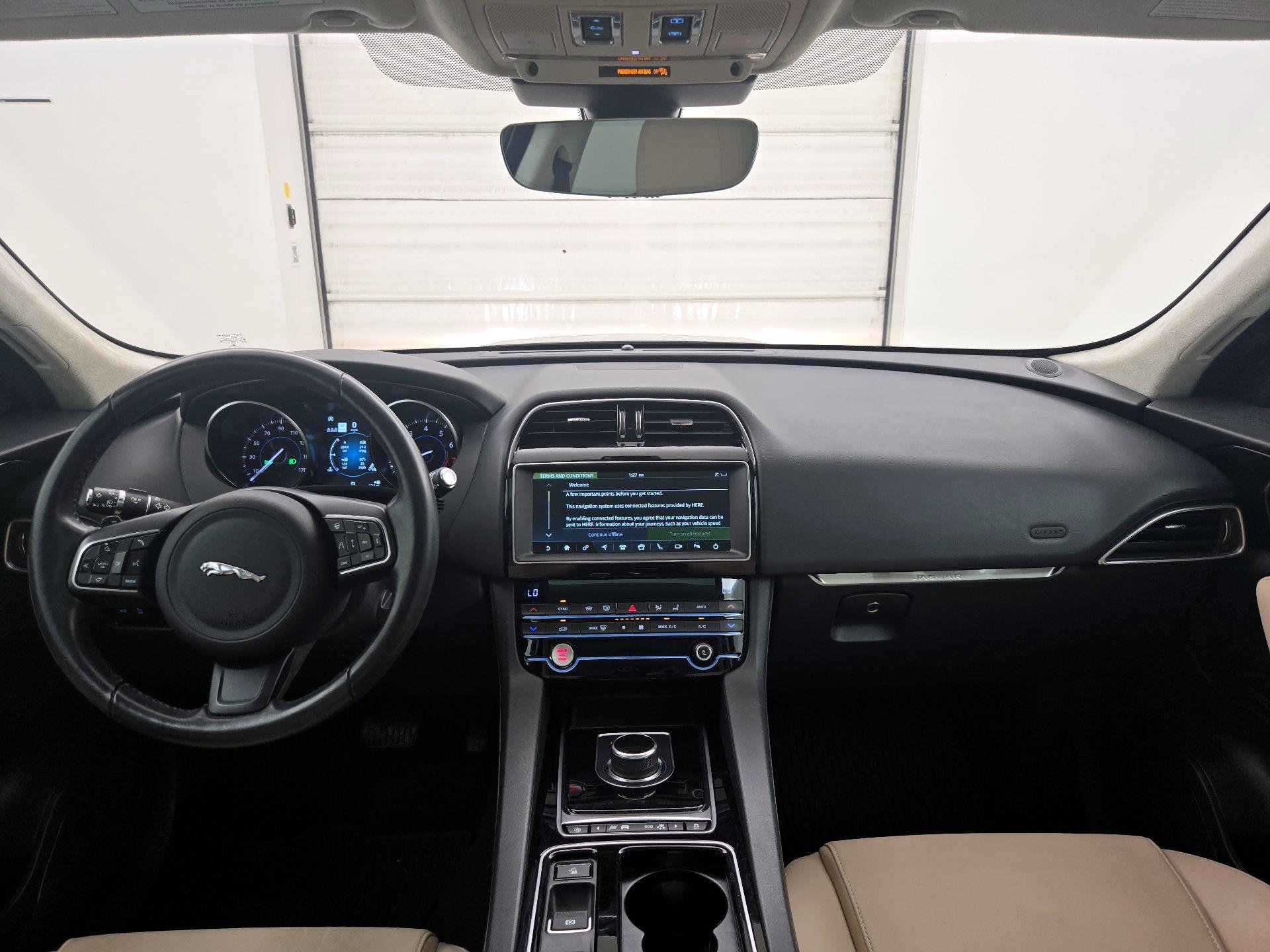 Thumbnail: 2020 Jaguar F-Pace - 9