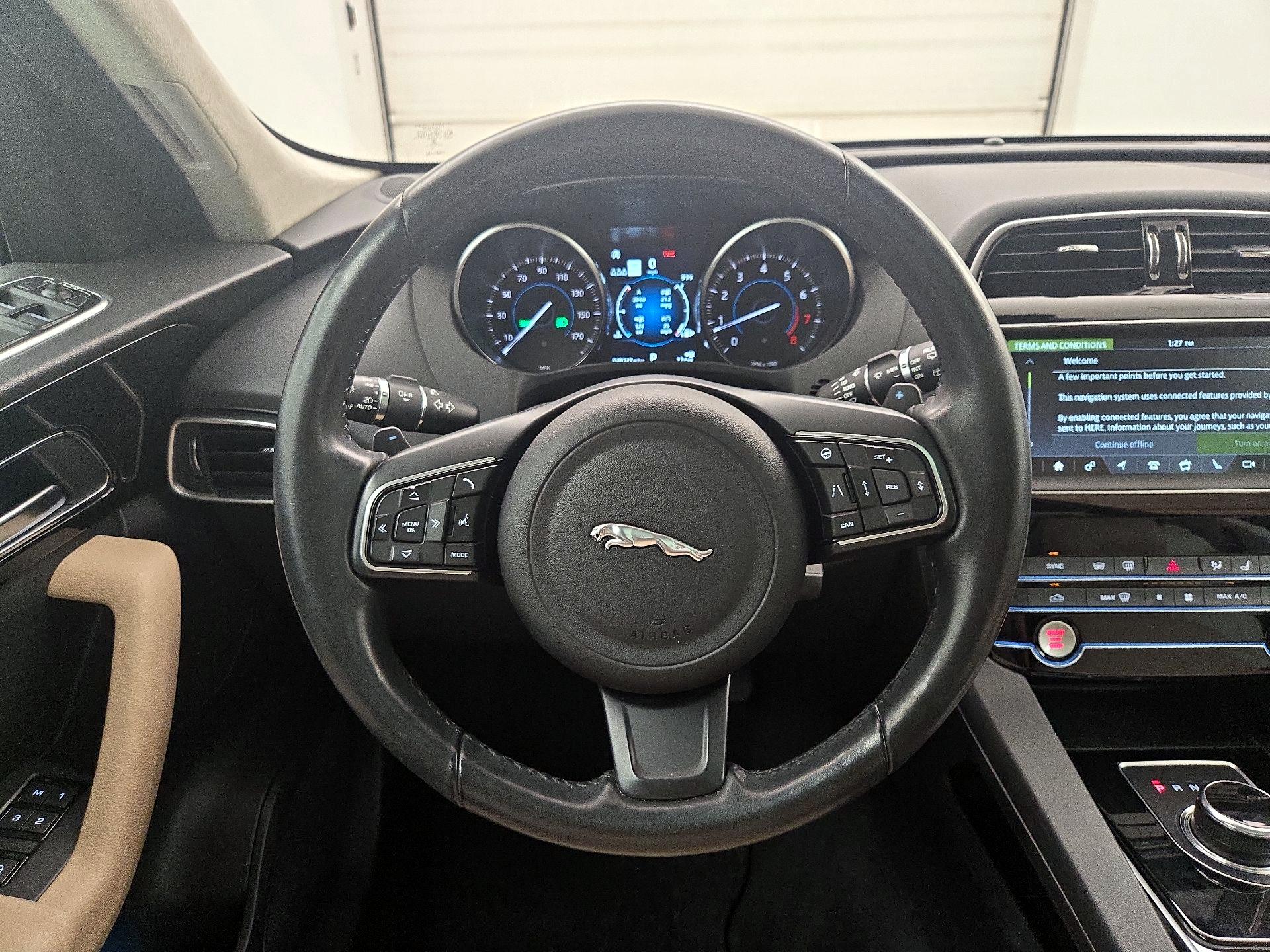 Thumbnail: 2020 Jaguar F-Pace - 10