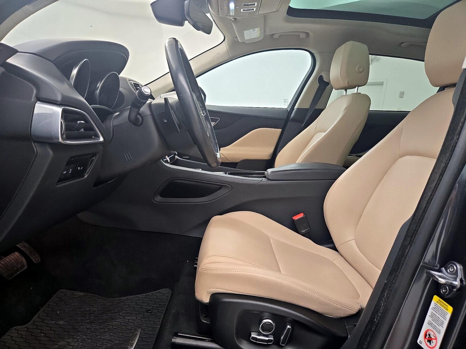 Thumbnail: 2020 Jaguar F-Pace - 11