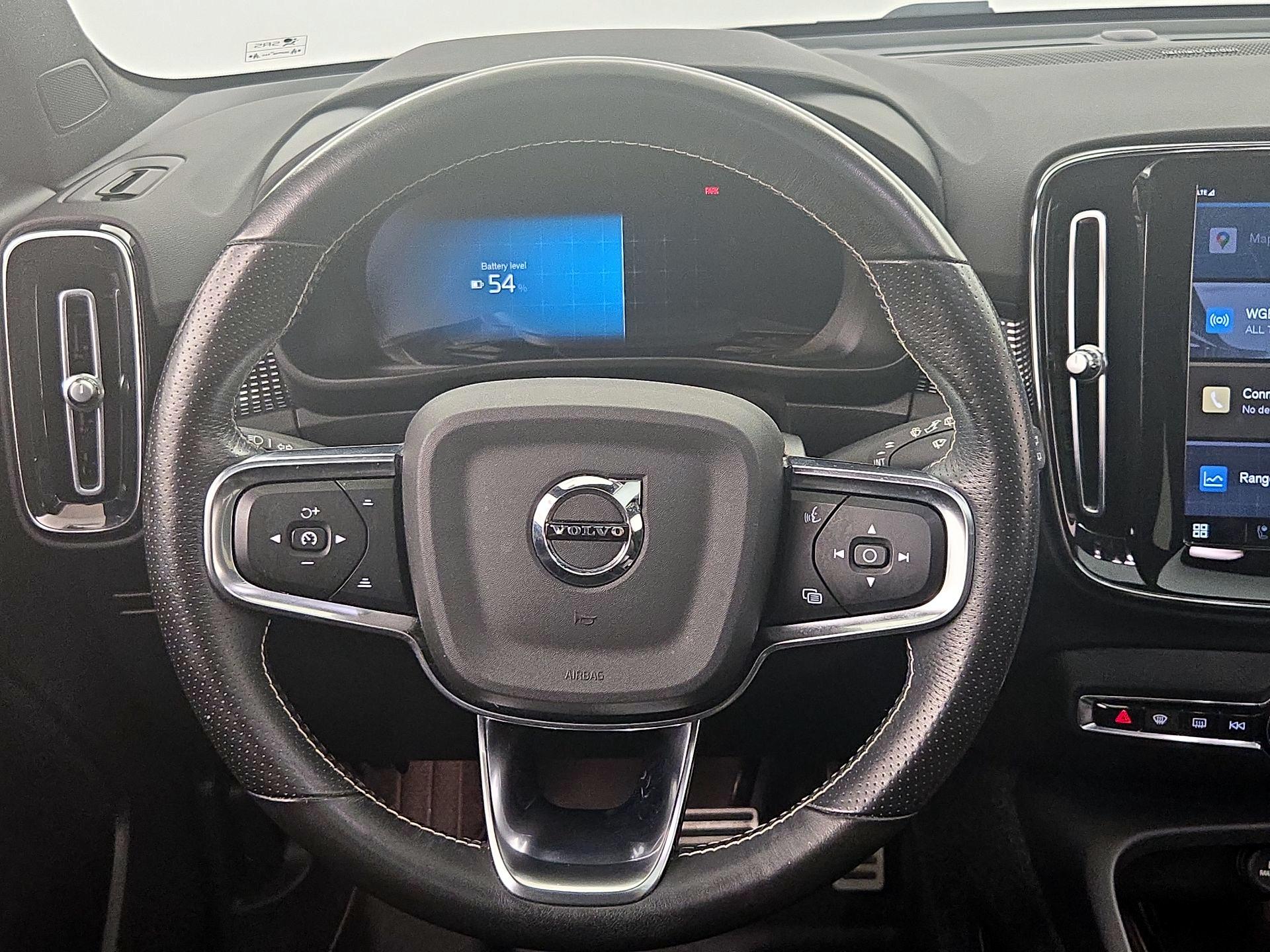 Thumbnail: 2021 Volvo XC40 - 10