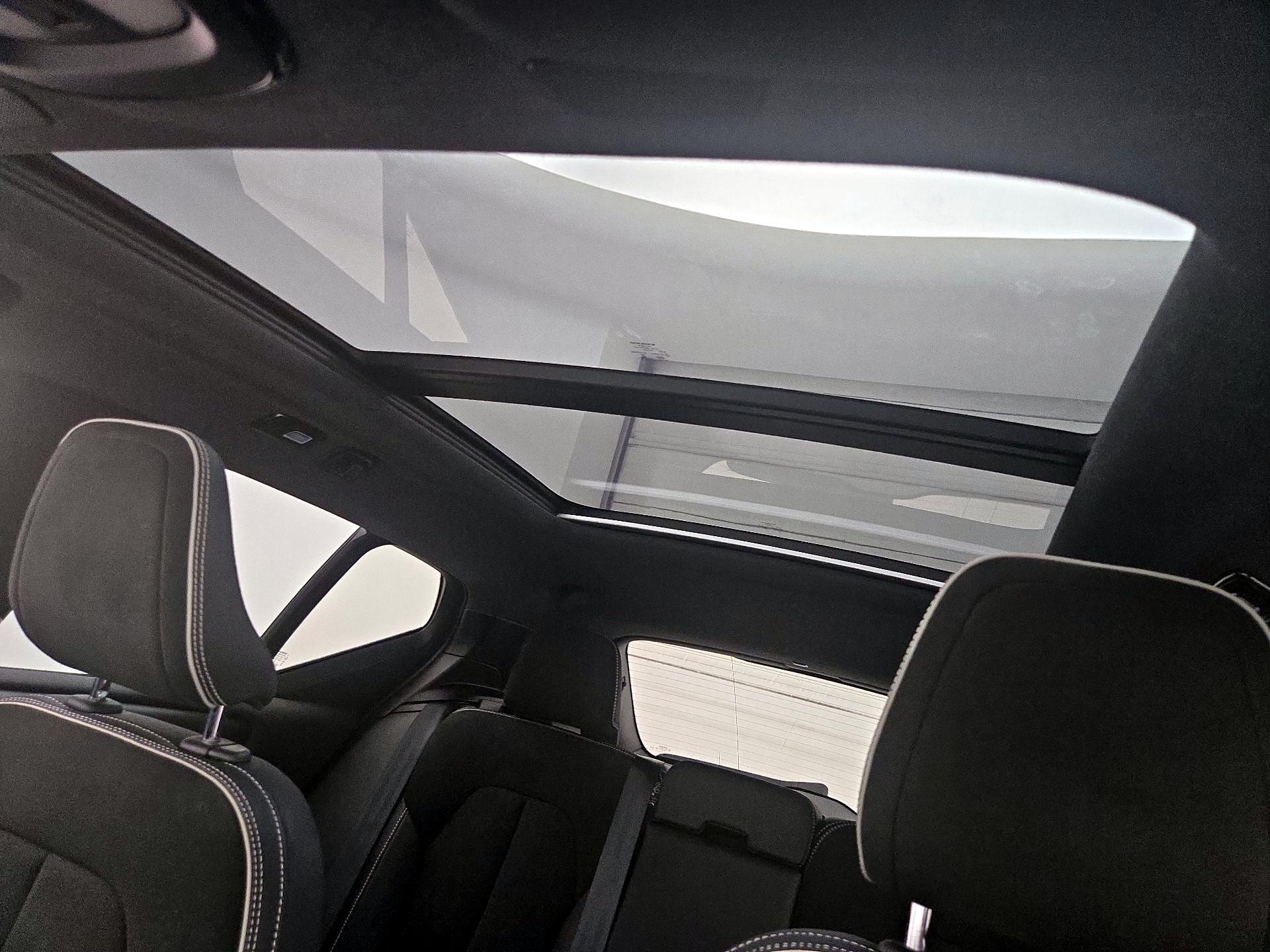 Thumbnail: 2021 Volvo XC40 - 19