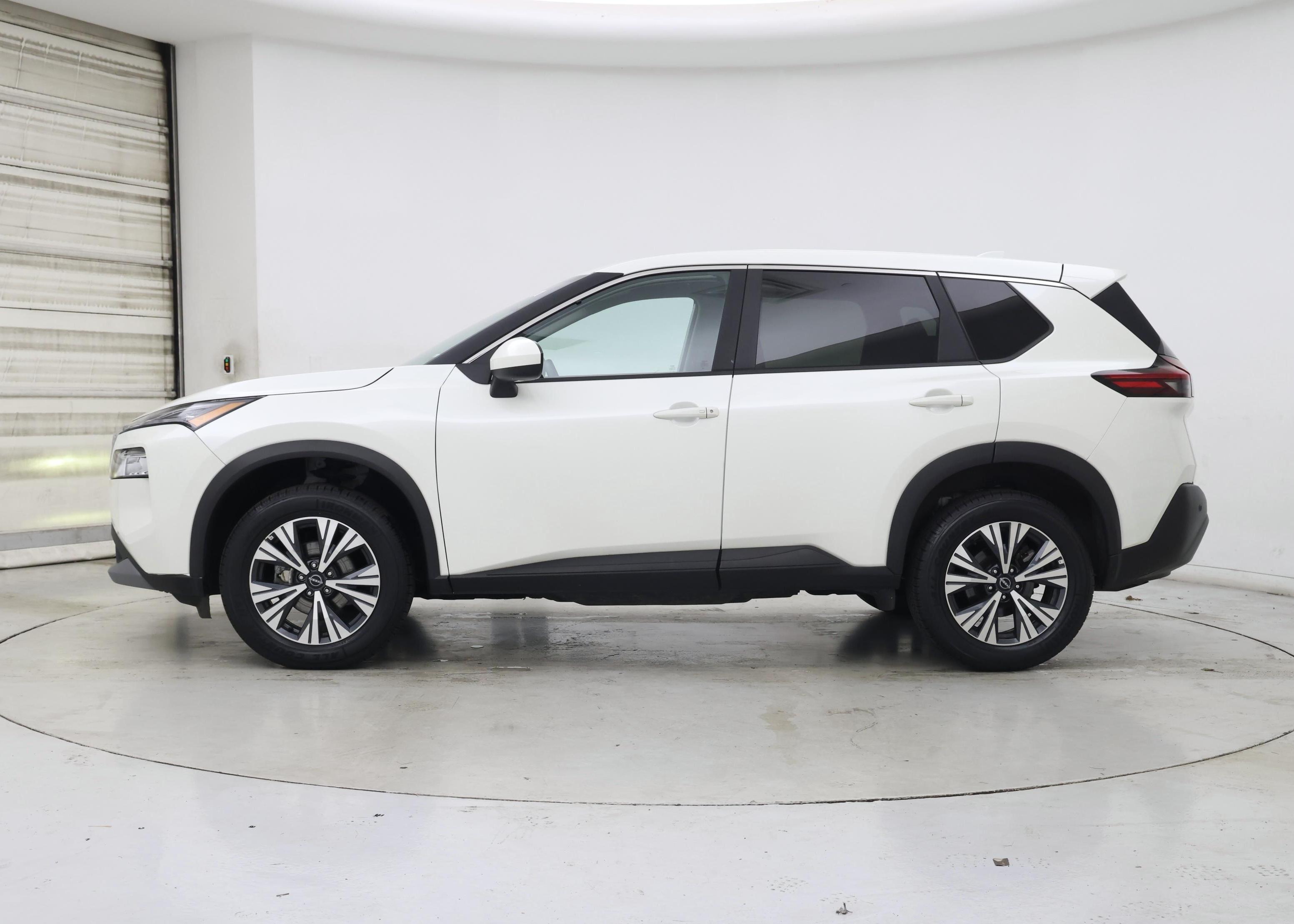 Thumbnail: 2023 Nissan Rogue - 3