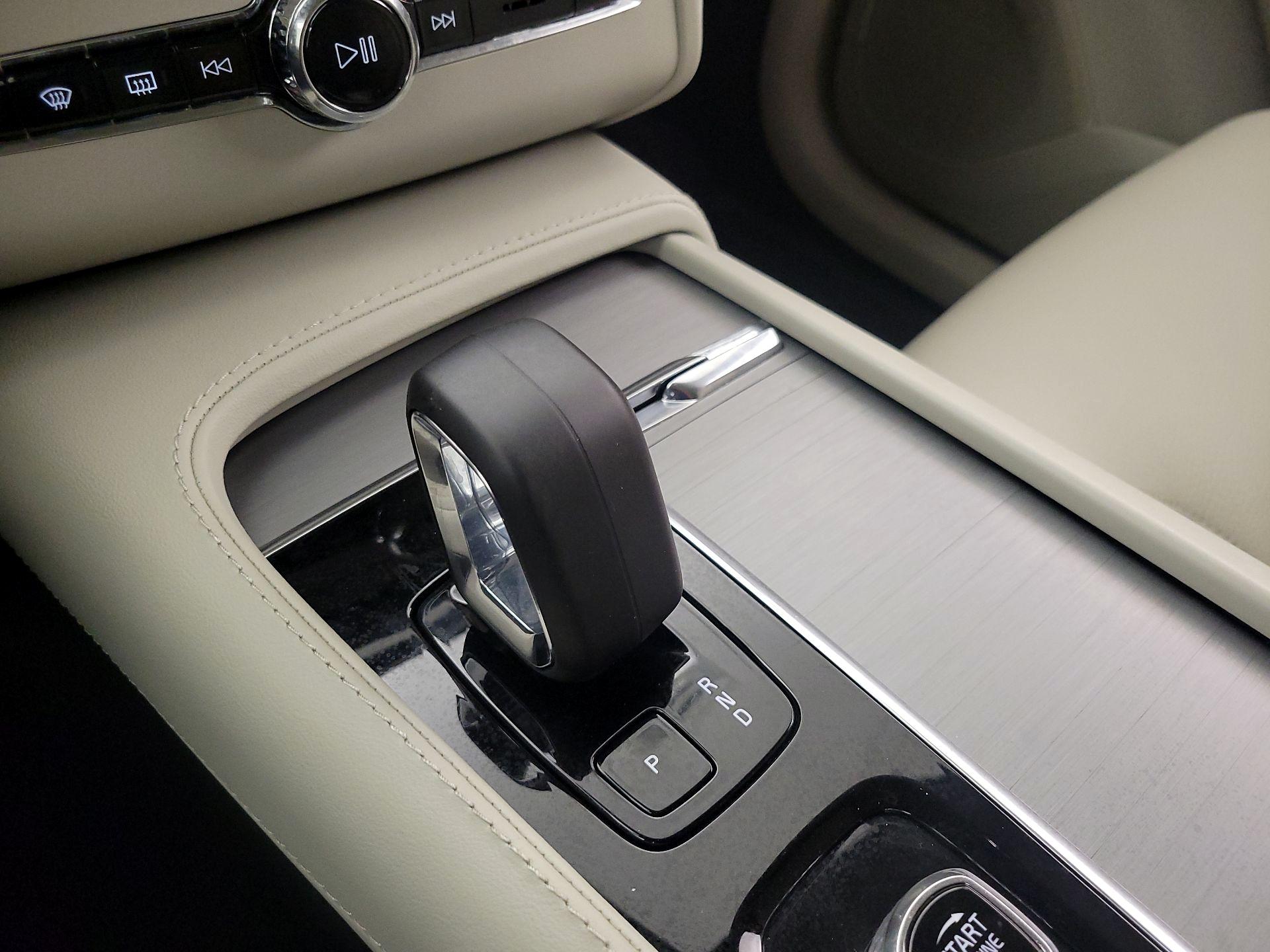 Thumbnail: 2024 Volvo XC90 - 17