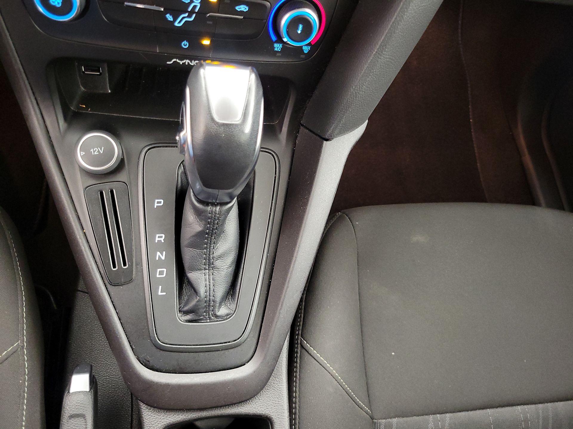 Thumbnail: 2015 Ford Focus - 17
