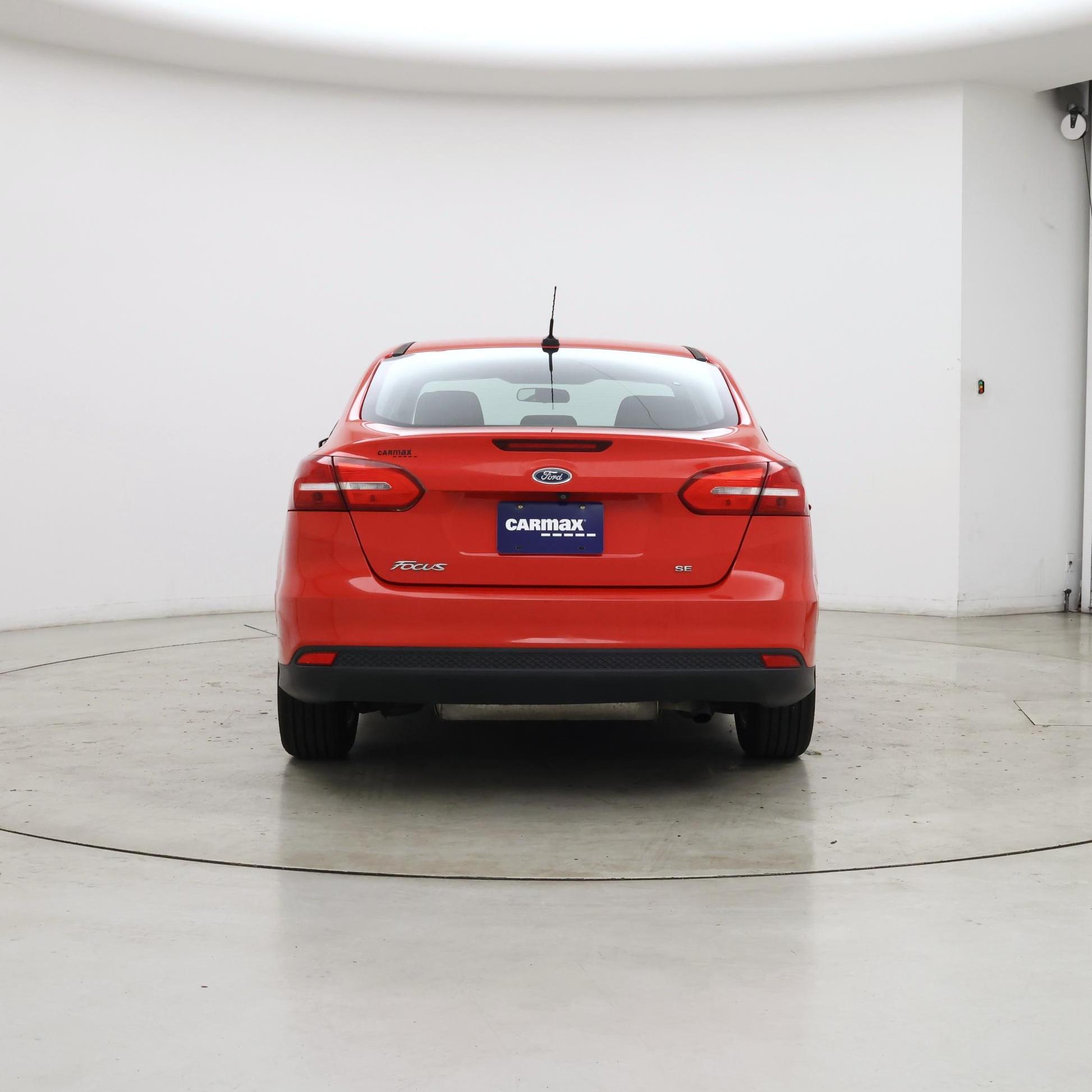Thumbnail: 2015 Ford Focus - 6