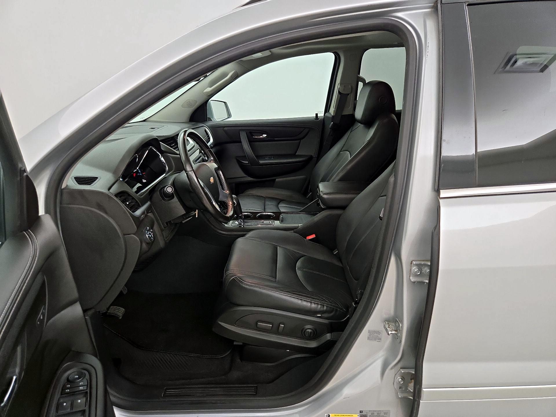 Thumbnail: 2017 Chevrolet Traverse - 11