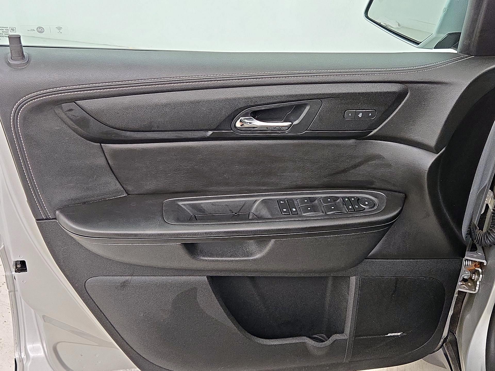 Thumbnail: 2017 Chevrolet Traverse - 12