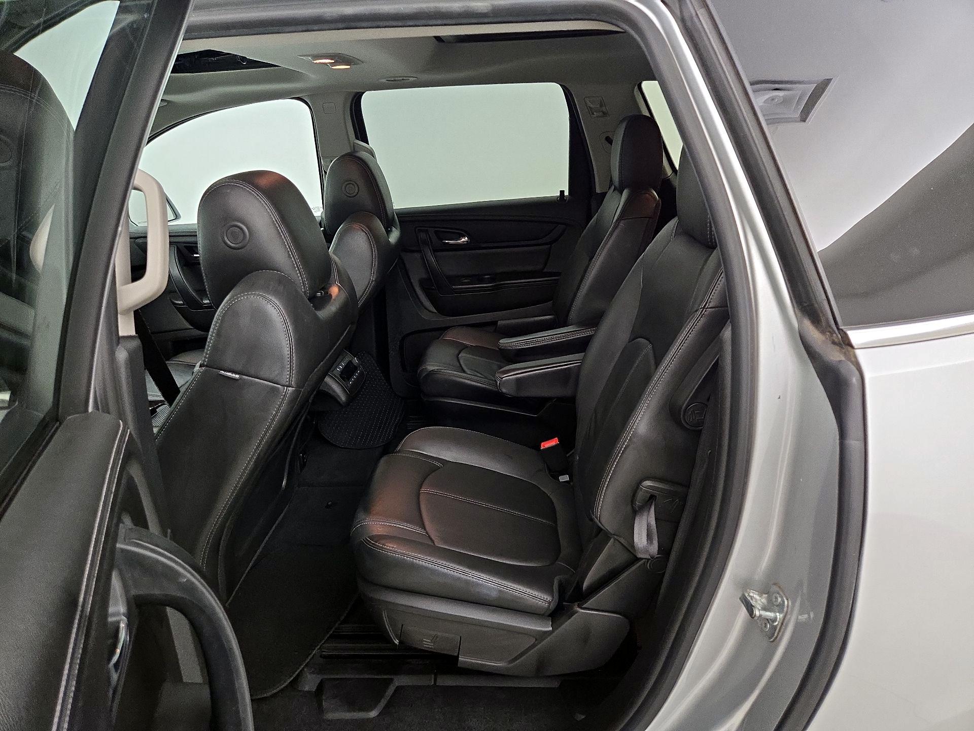 Thumbnail: 2017 Chevrolet Traverse - 20