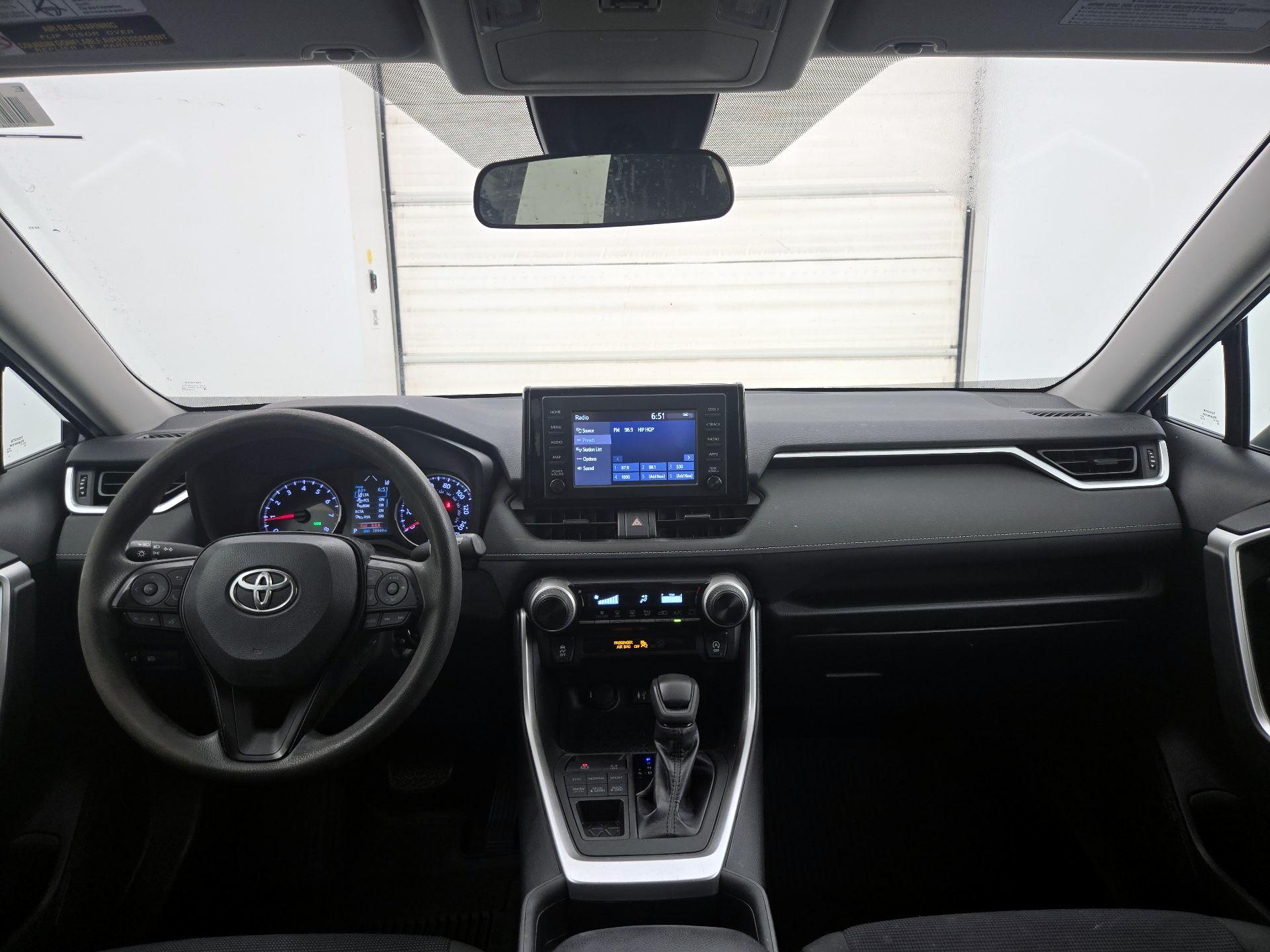 Thumbnail: 2019 Toyota RAV4 - 9
