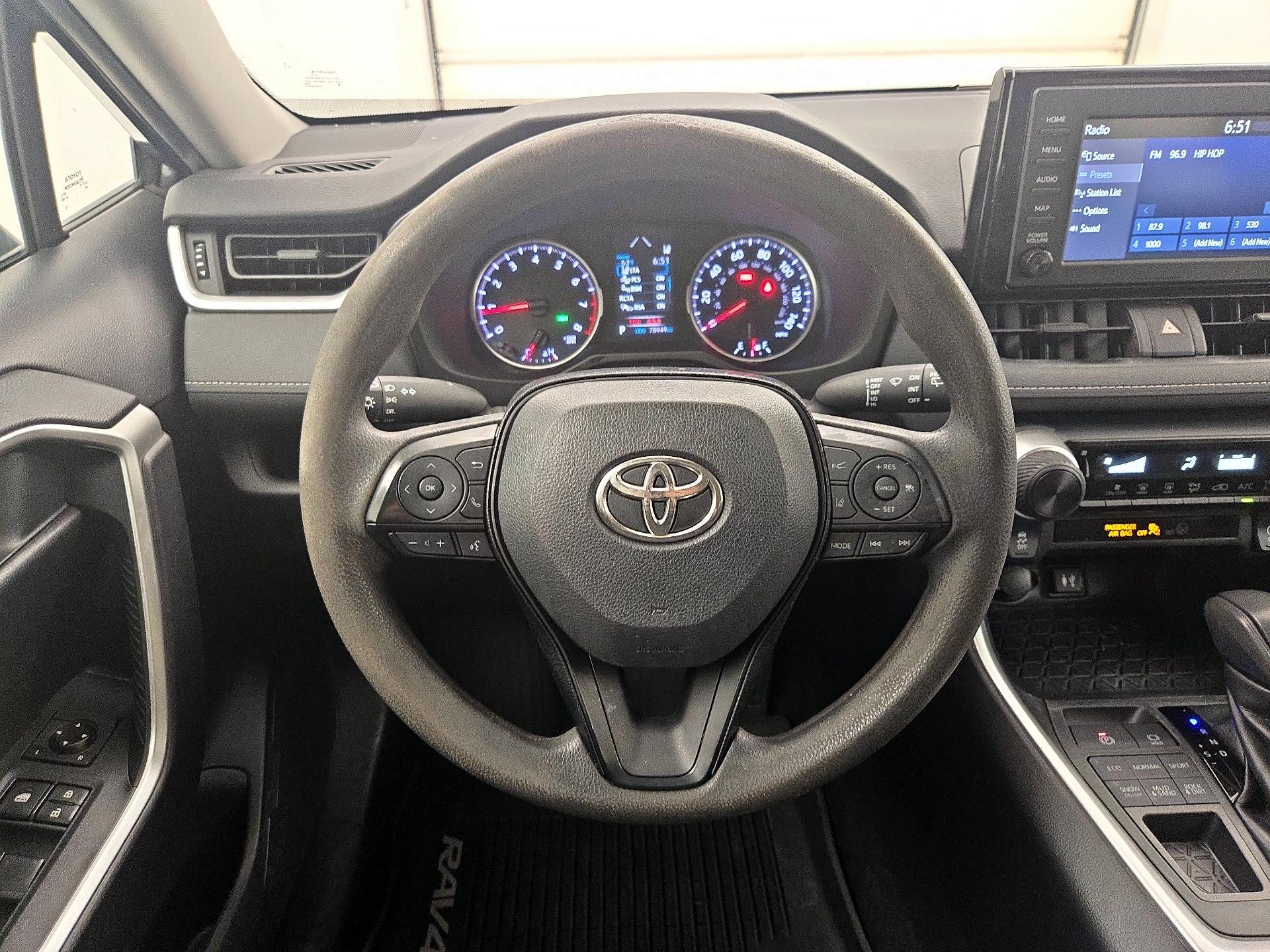 Thumbnail: 2019 Toyota RAV4 - 10