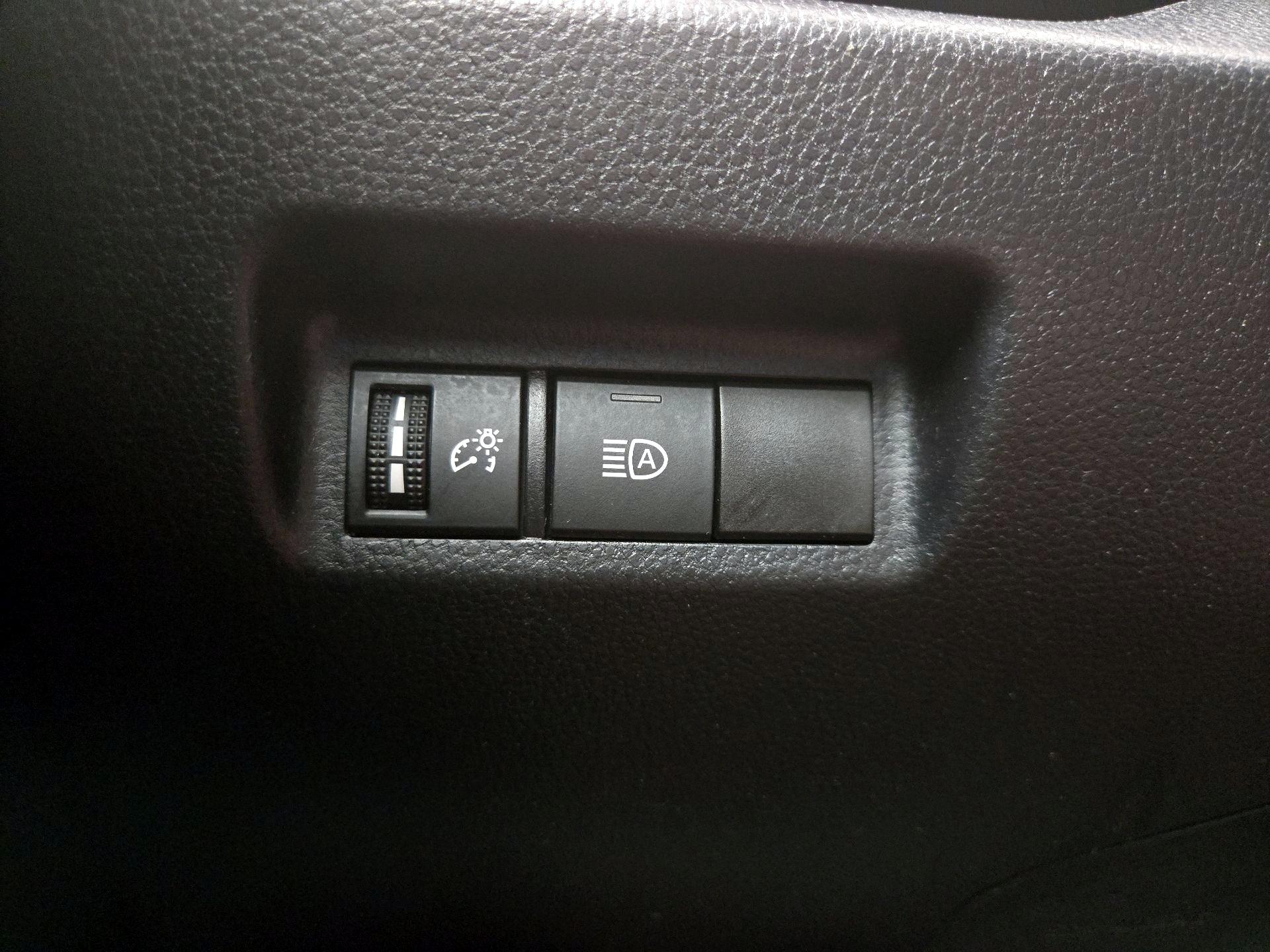 Thumbnail: 2019 Toyota RAV4 - 13