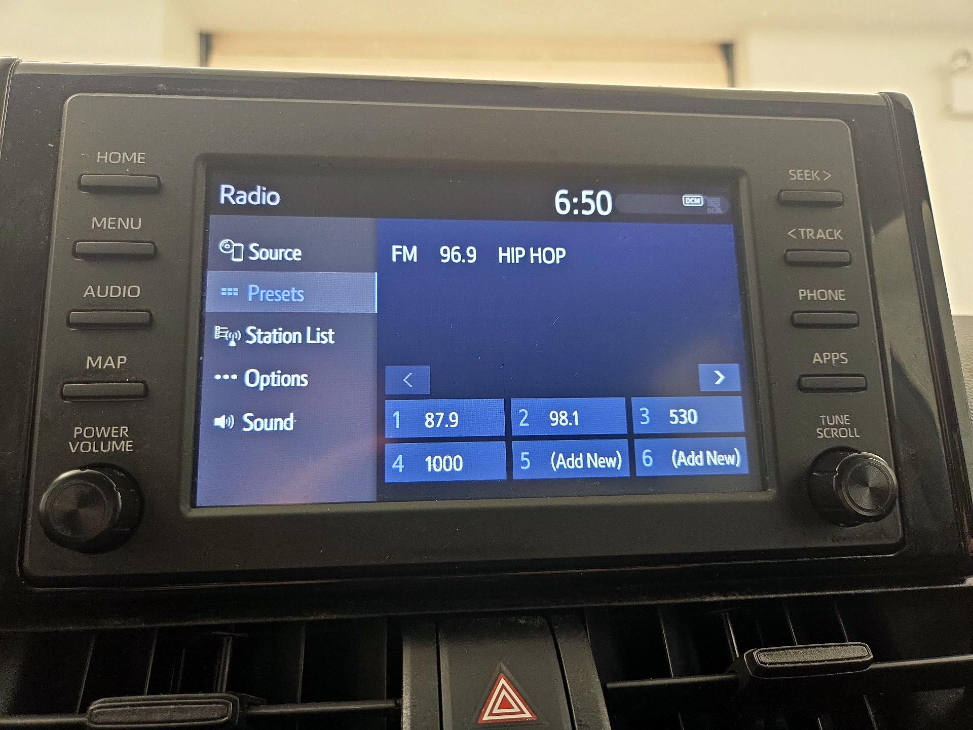 Thumbnail: 2019 Toyota RAV4 - 15