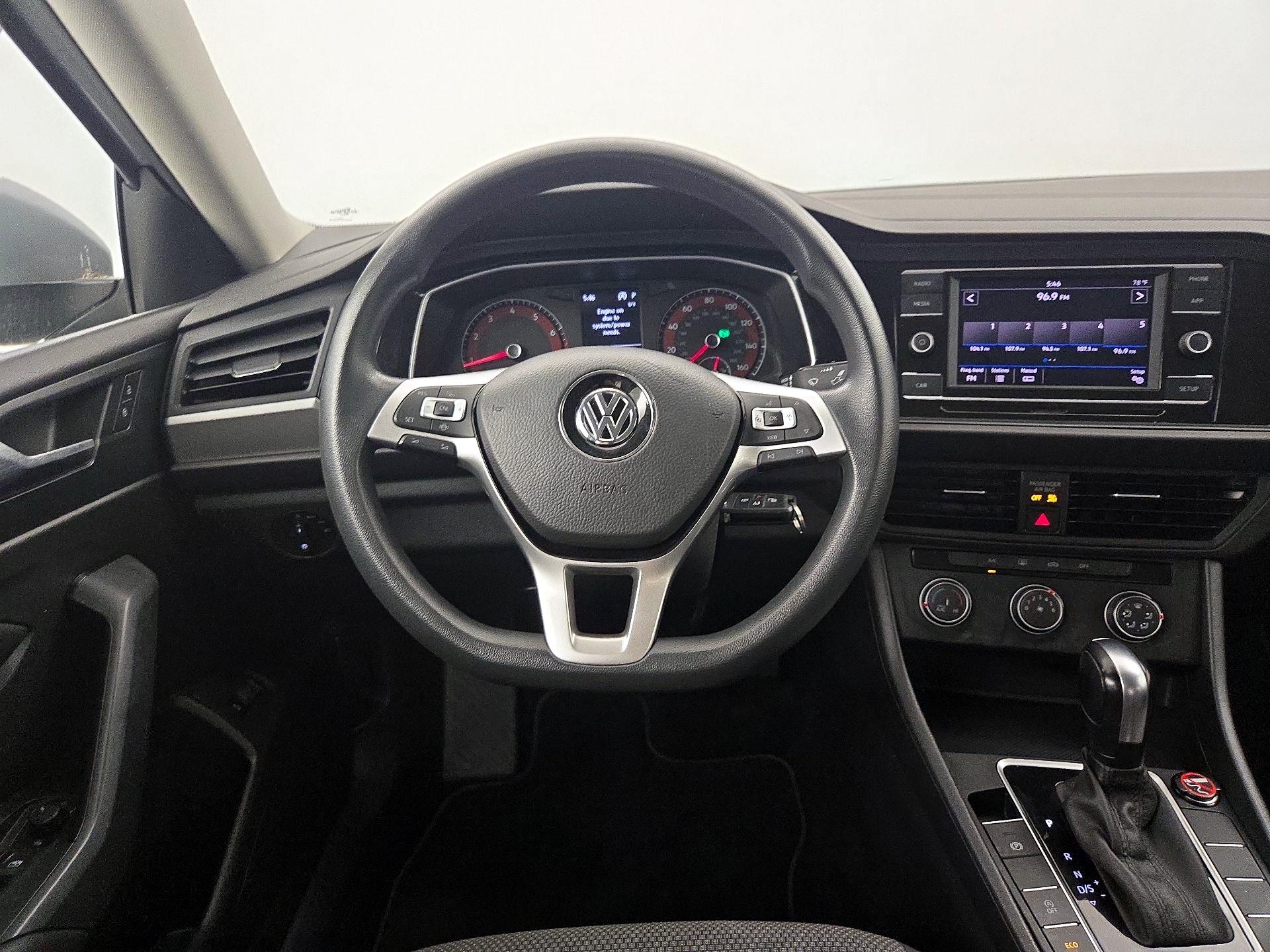 Thumbnail: 2019 Volkswagen Jetta - 10
