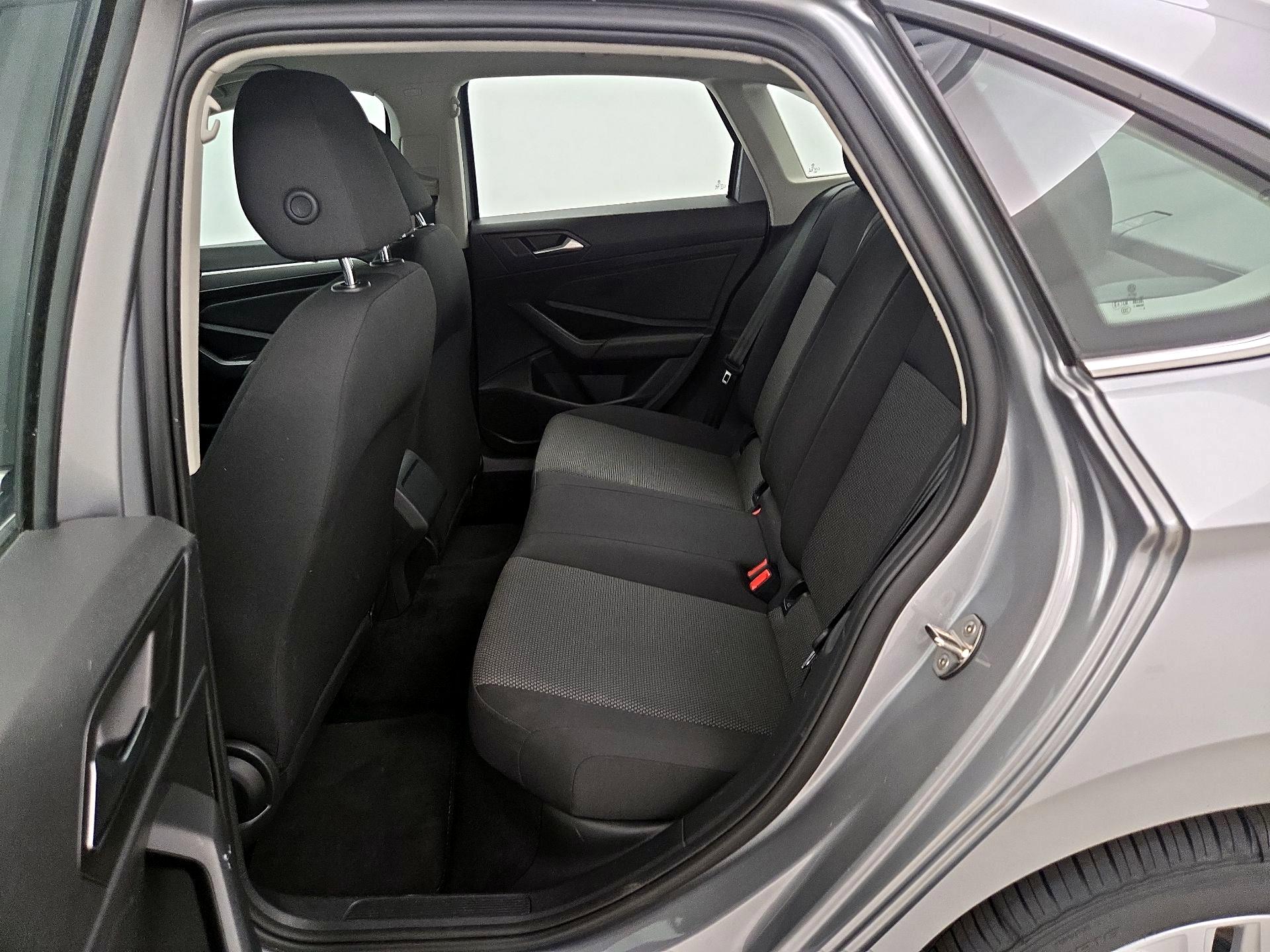 Thumbnail: 2019 Volkswagen Jetta - 20