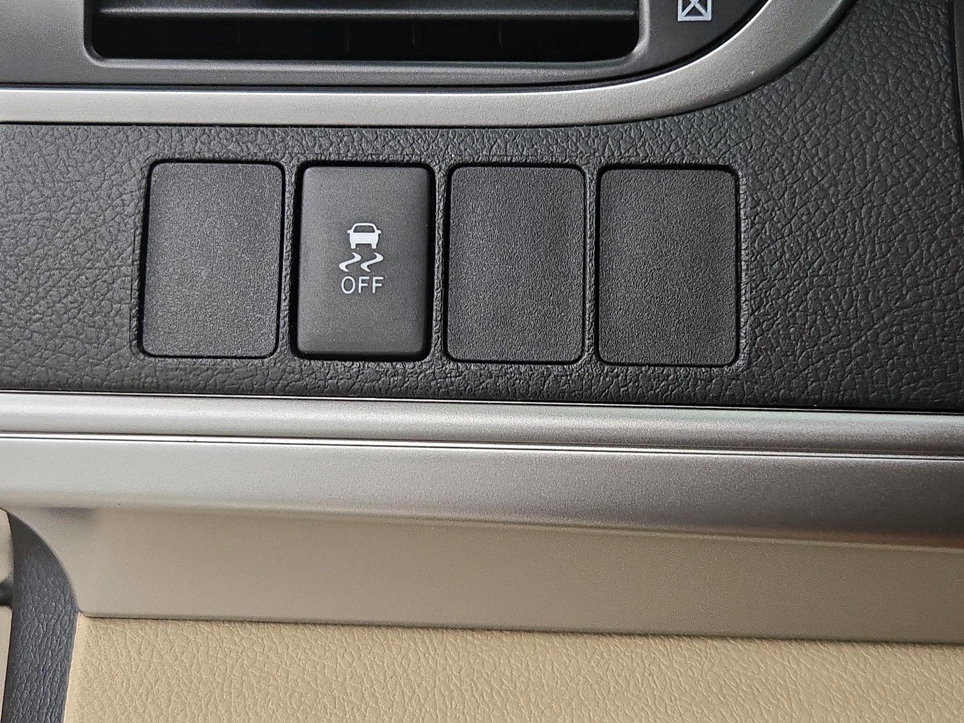 Thumbnail: 2014 Toyota Camry - 13