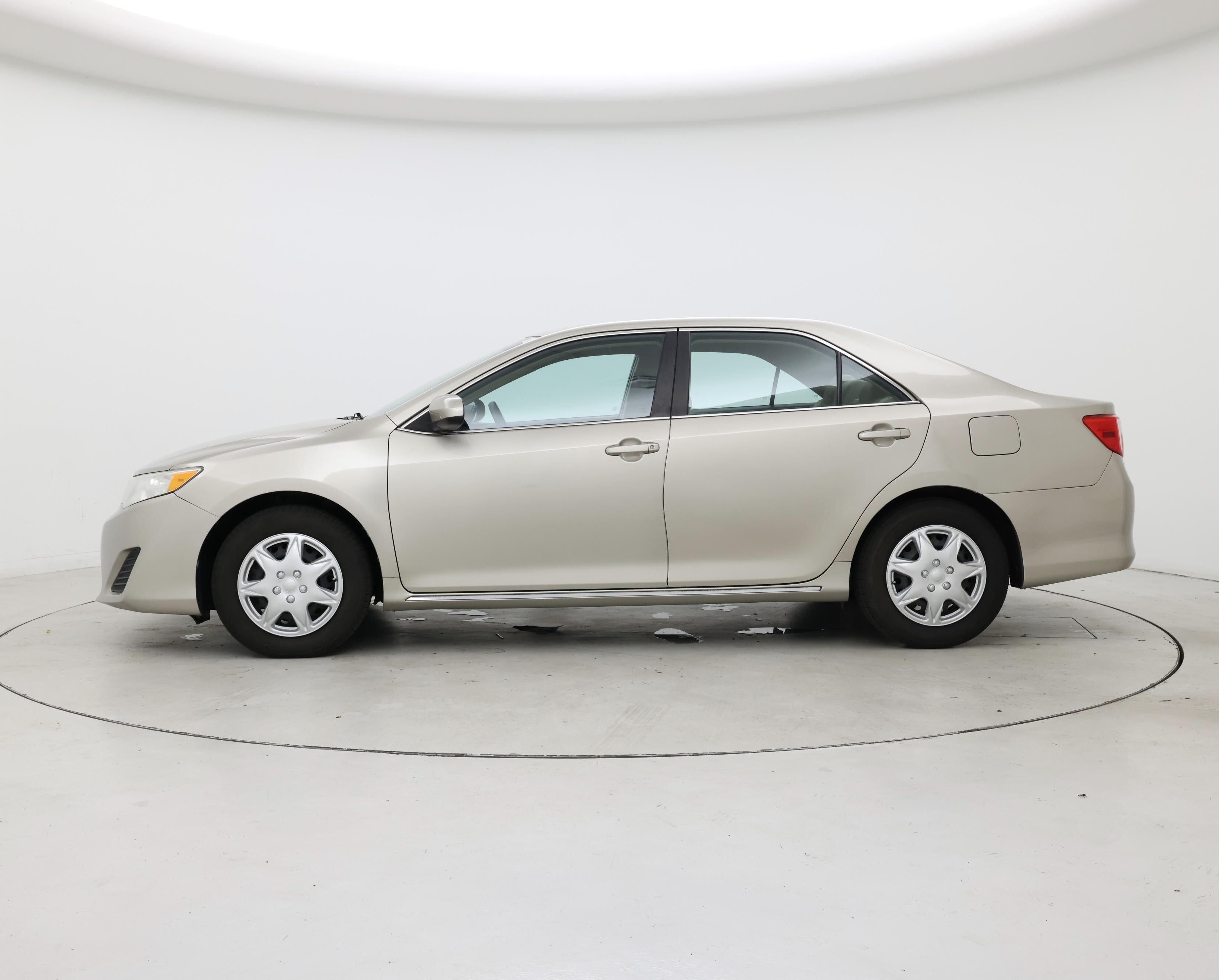 Thumbnail: 2014 Toyota Camry - 3