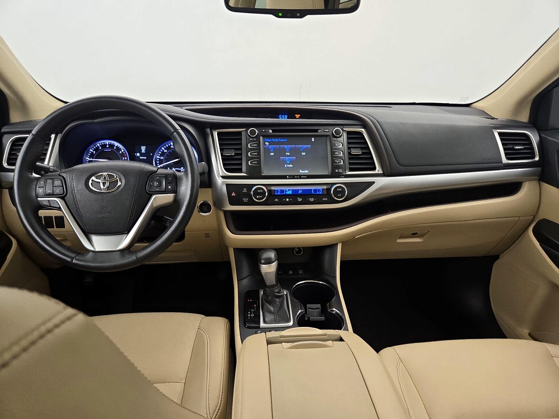 Thumbnail: 2016 Toyota Highlander - 9