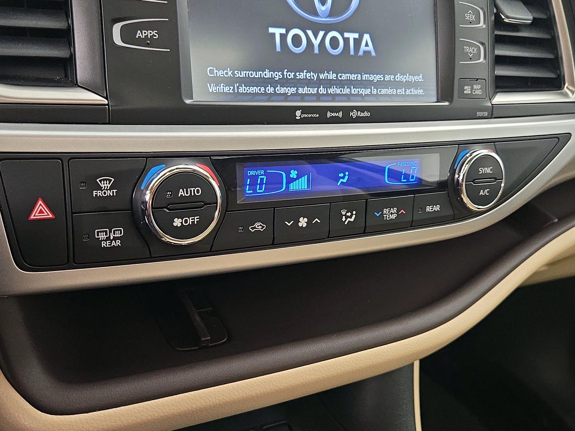Thumbnail: 2016 Toyota Highlander - 17