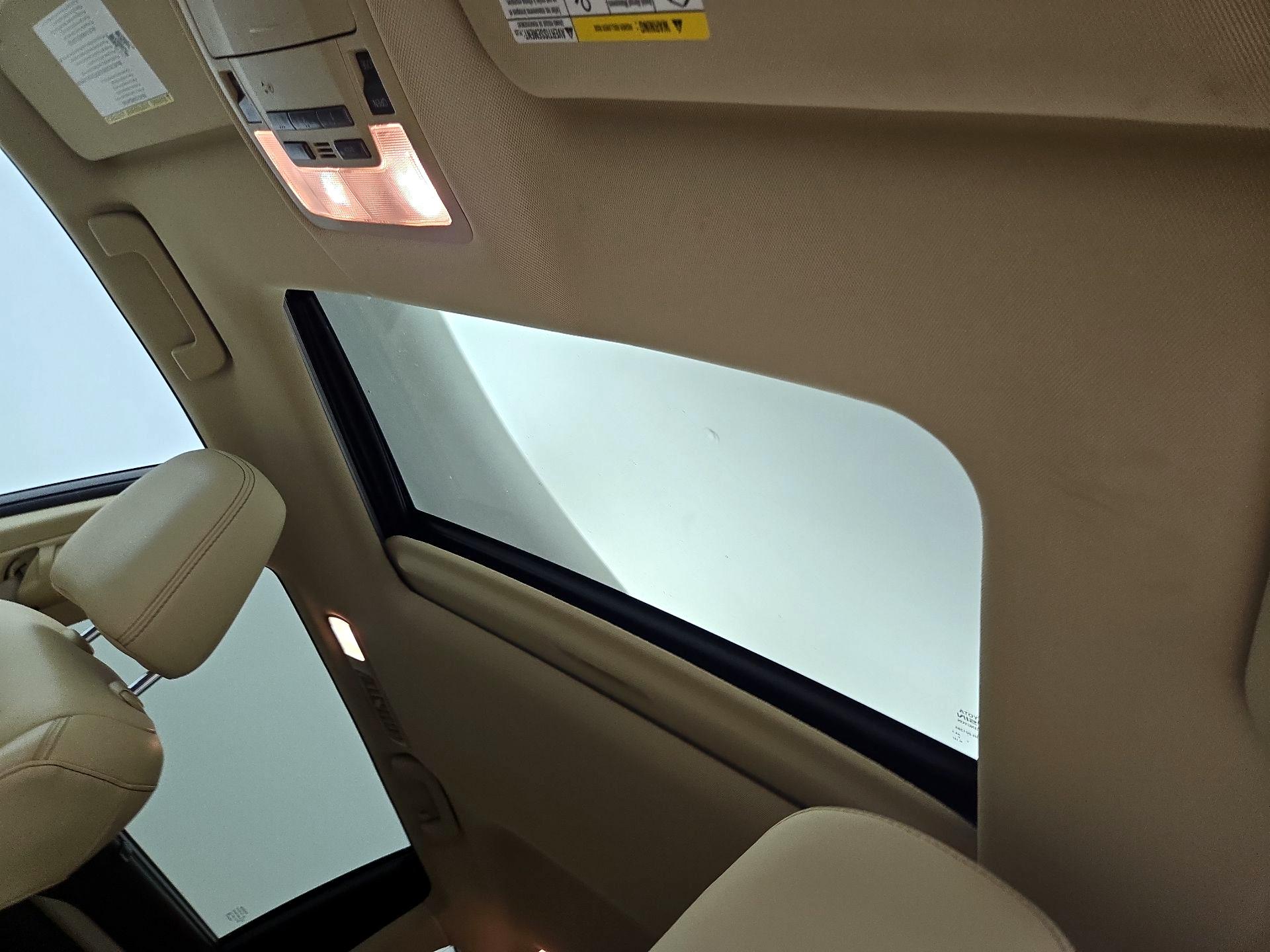Thumbnail: 2016 Toyota Highlander - 20