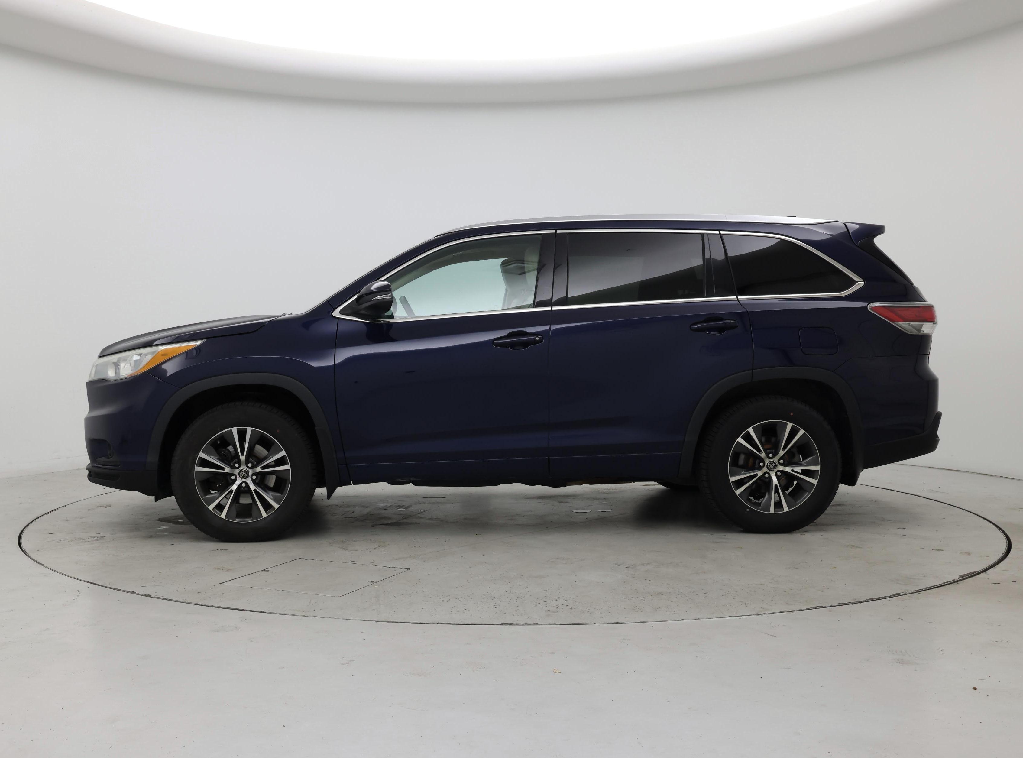 Thumbnail: 2016 Toyota Highlander - 3