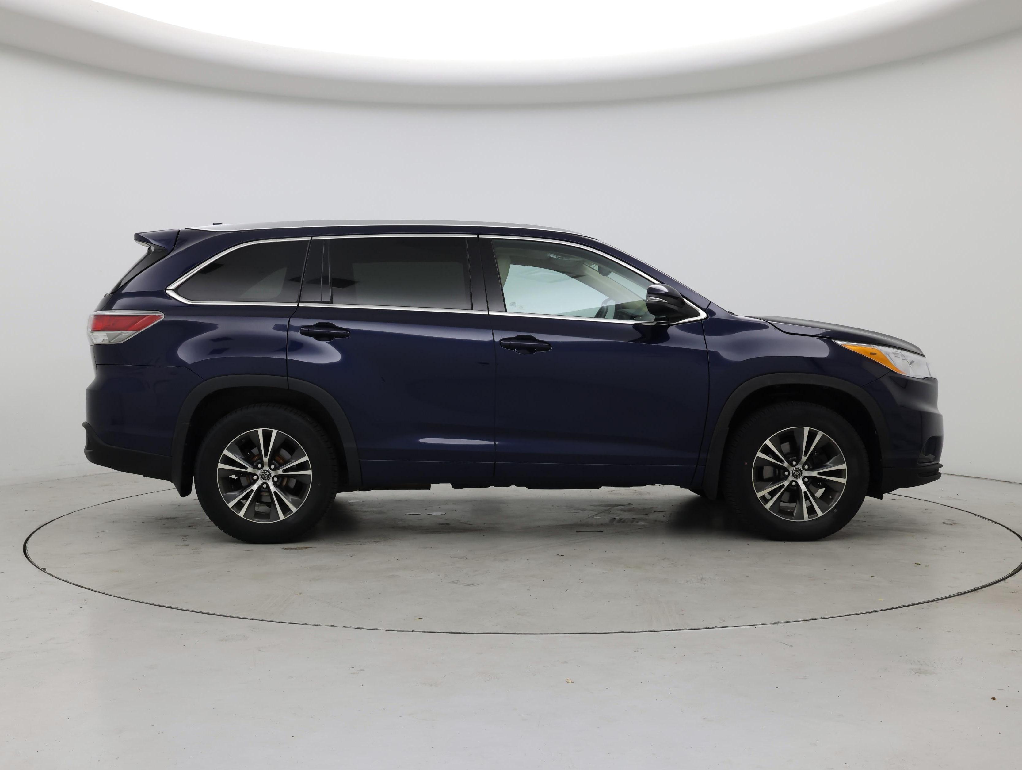 Thumbnail: 2016 Toyota Highlander - 7