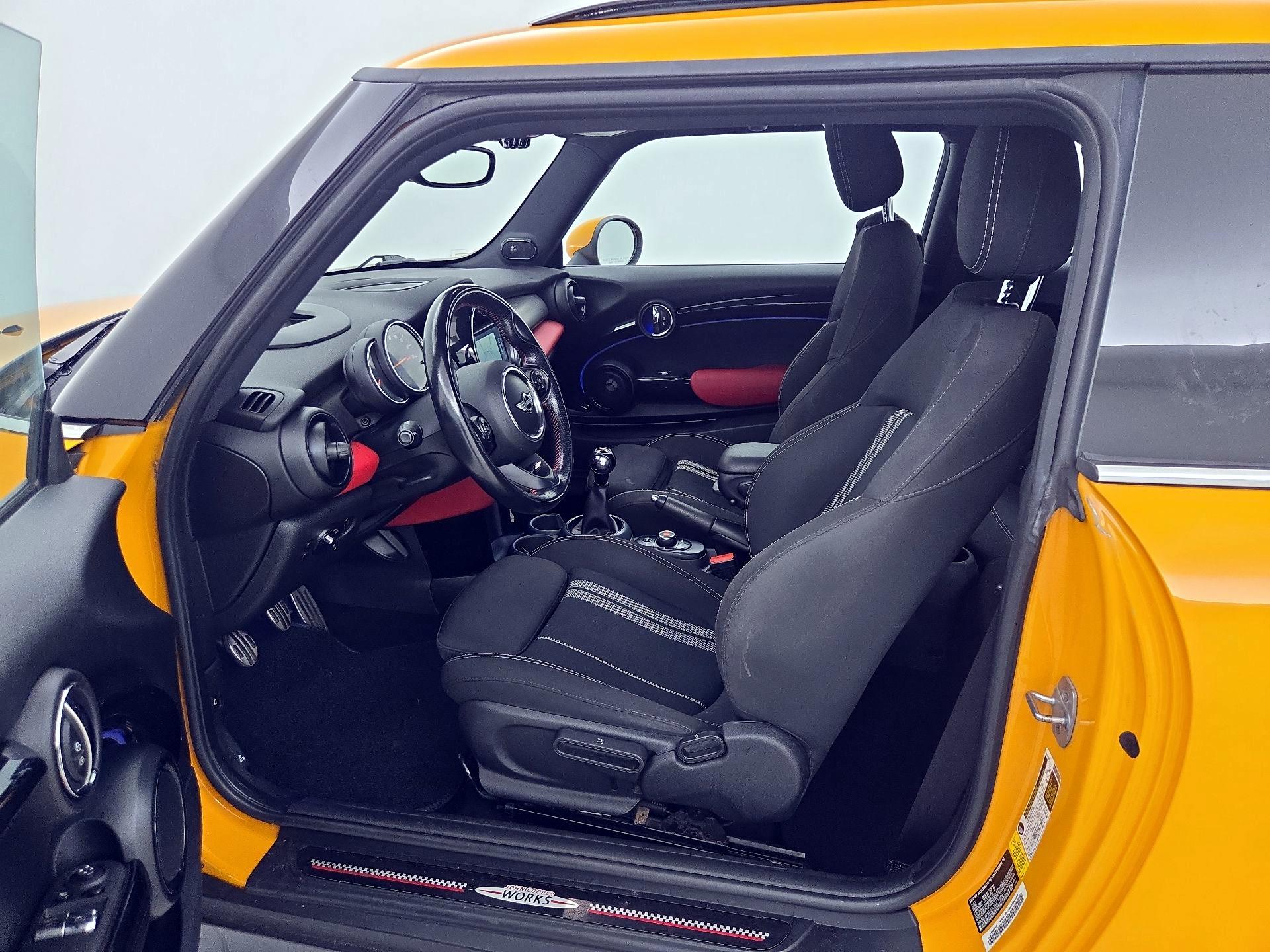 Thumbnail: 2018 MINI Cooper Hardtop - 11